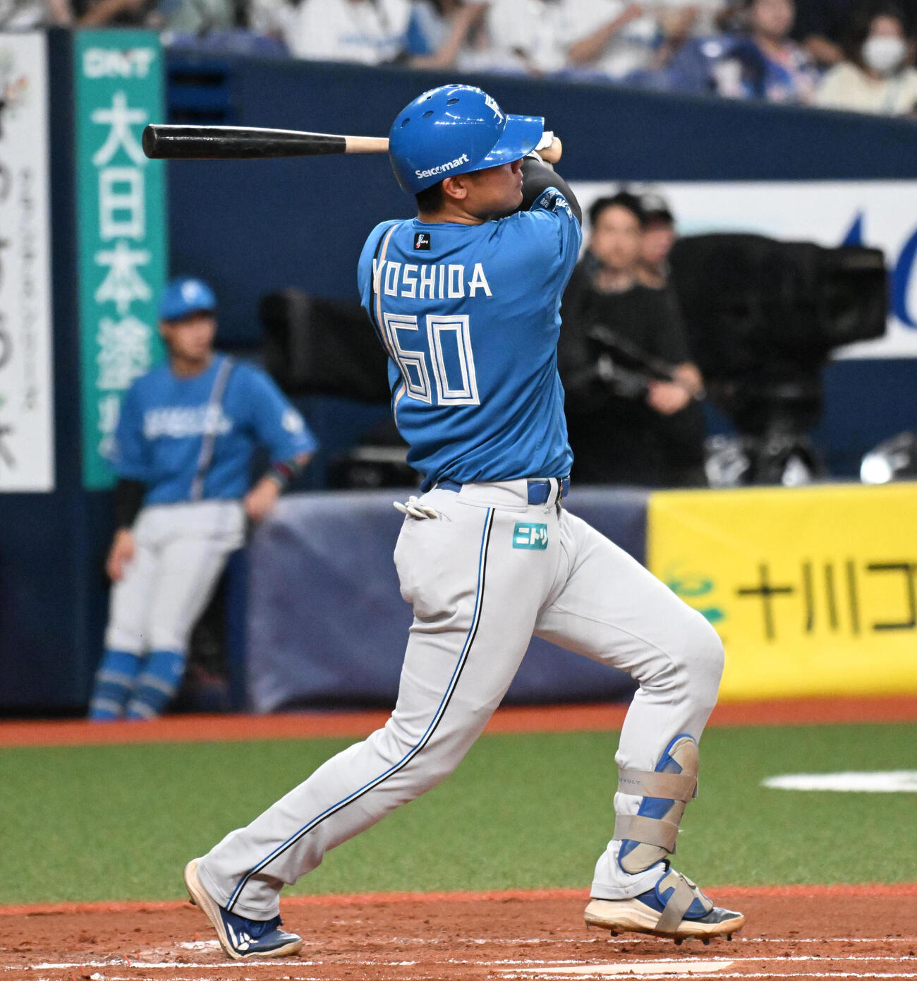 オリックス対日本ハム　2回表日本ハム無死一塁、吉田賢吾は先制適時打を放つ（撮影・石井愛子）