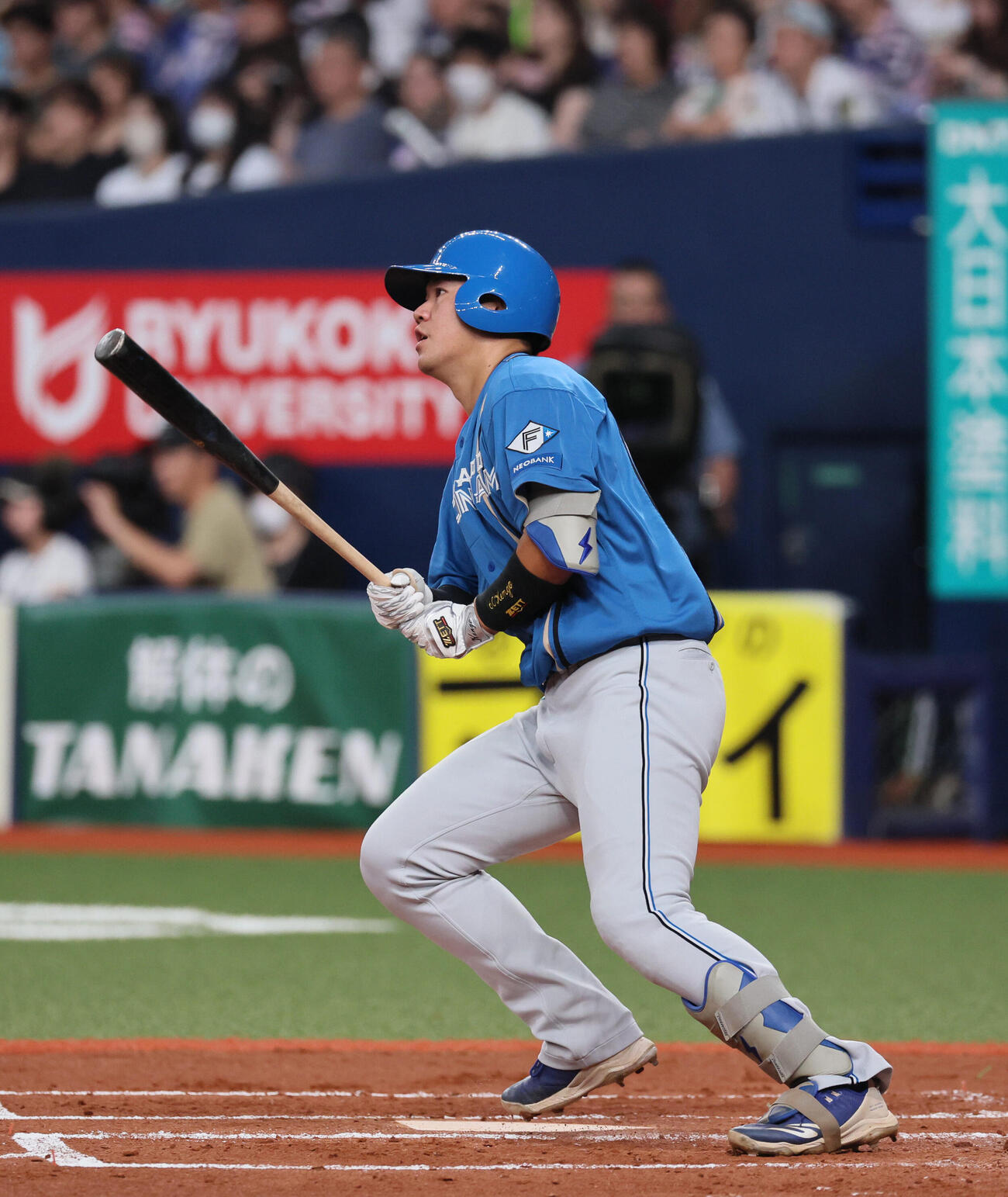 オリックス対日本ハム　2回表日本ハム無死一塁、吉田賢吾は先制適時二塁打を放つ（撮影・宮崎幸一）