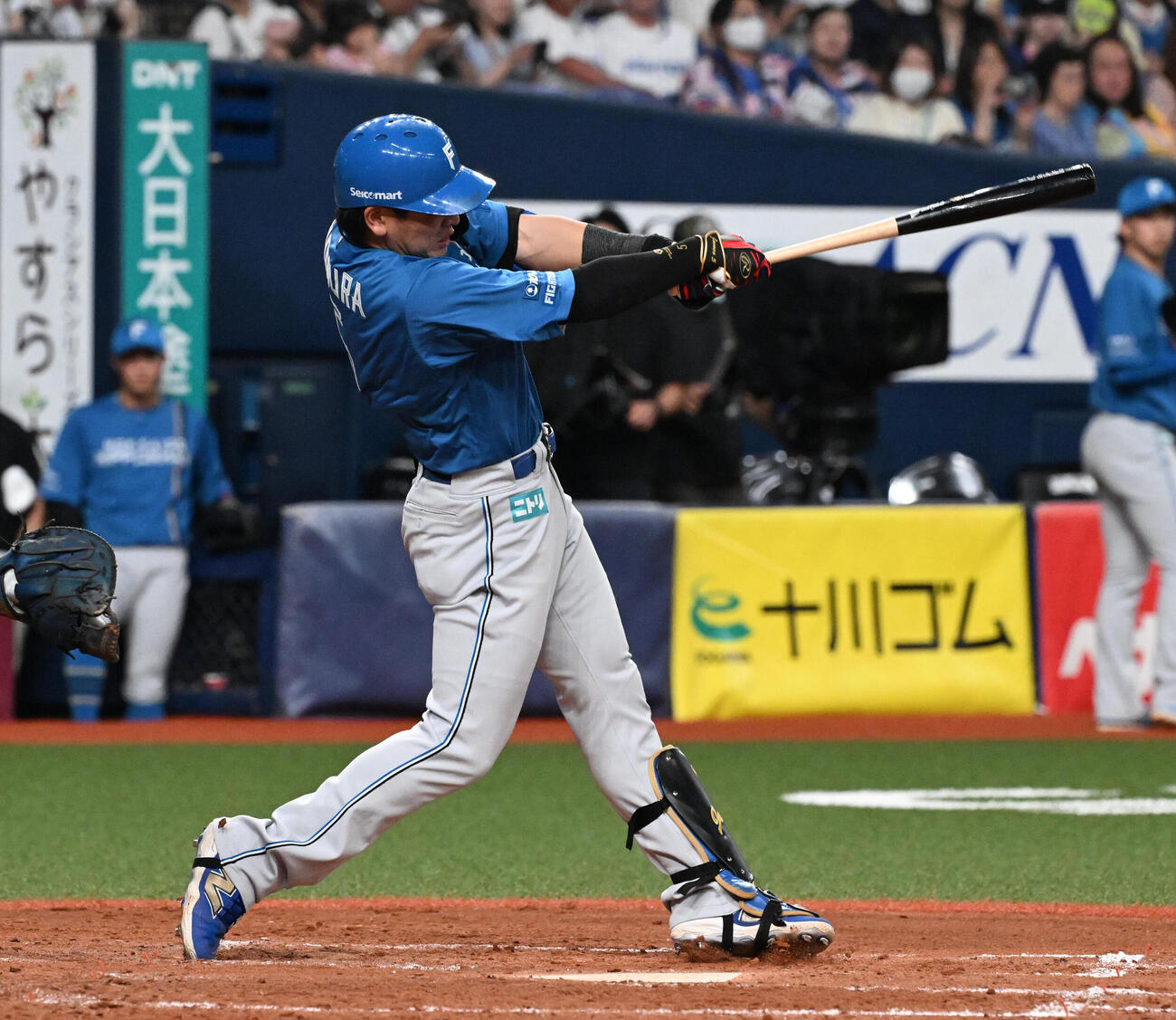 オリックス対日本ハム　4回表日本ハム2死三塁、野村佑希は左適時打を放つを放つ（撮影・石井愛子）