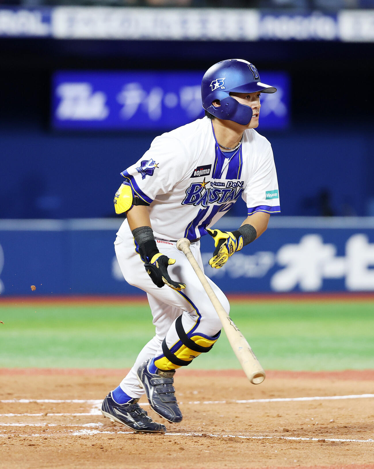 DeNA対ヤクルト　4回裏DeNA2死一、二塁、林琢真は2点適時二塁打を放つ（撮影・鈴木正人）