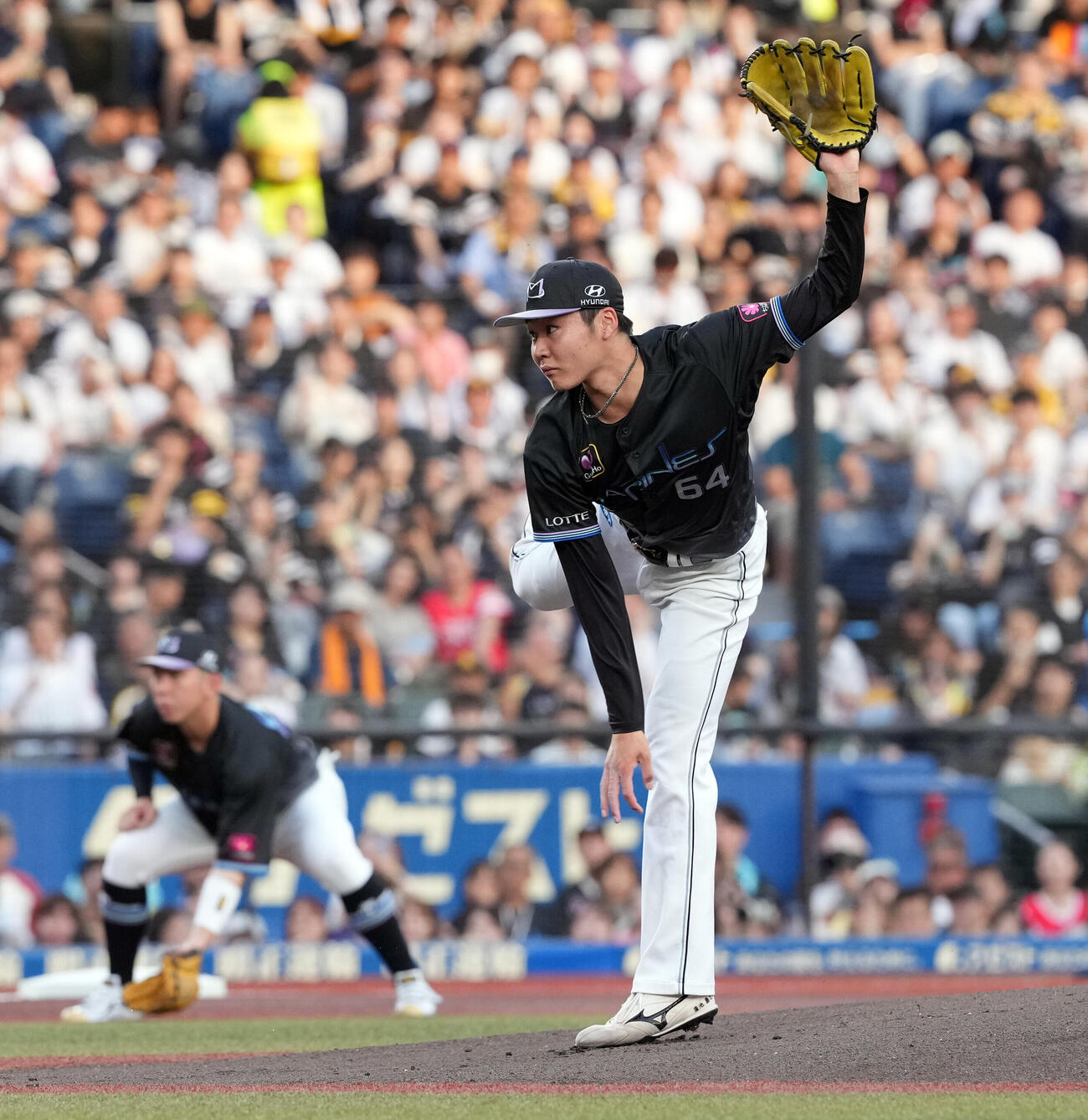 ロッテ対ソフトバンク　ロッテの先発広池康志郎（撮影・たえ見朱実）