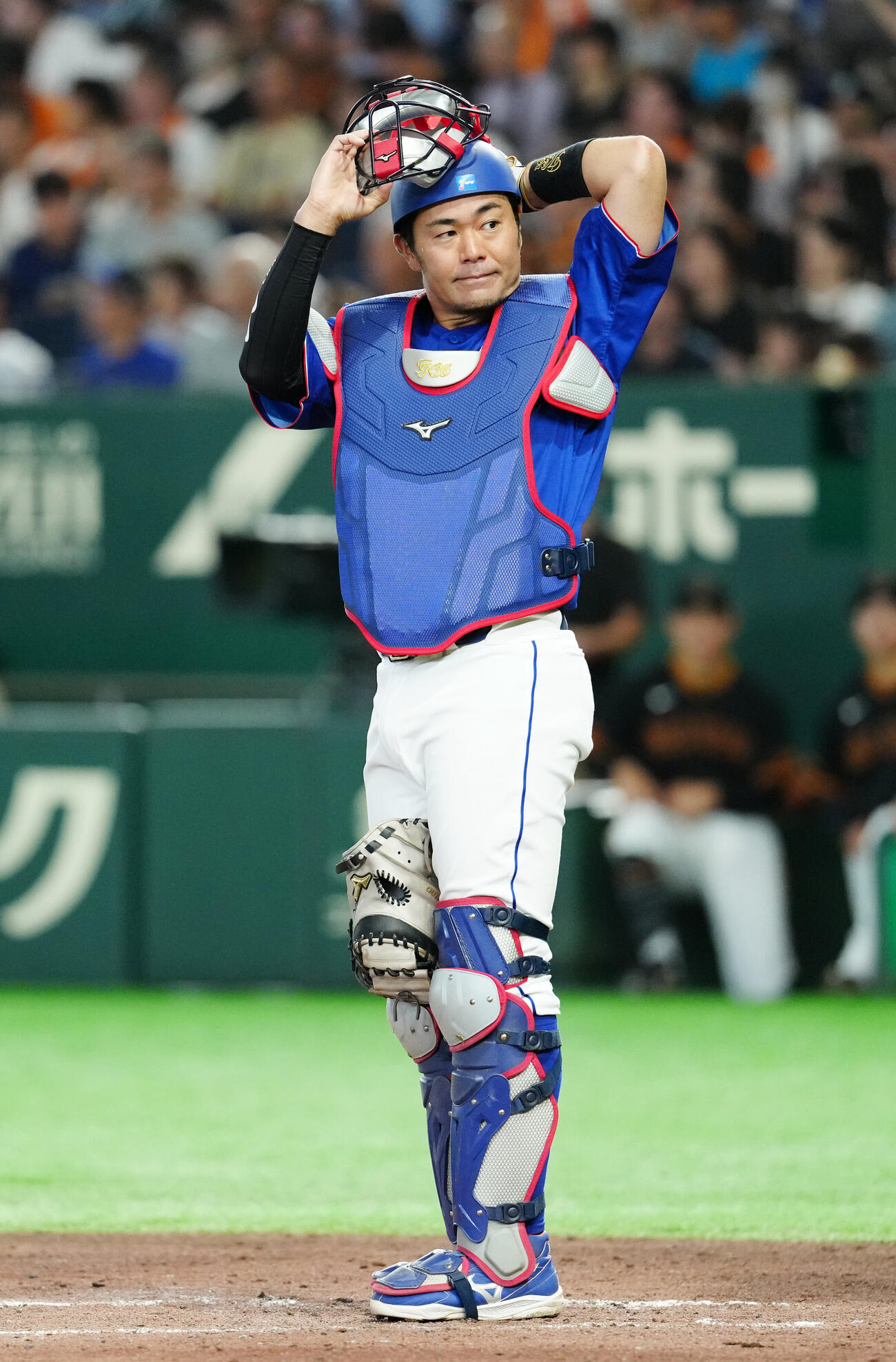 巨人対中日　2回裏、守備に就く中日捕手の木下拓哉（撮影・江口和貴）