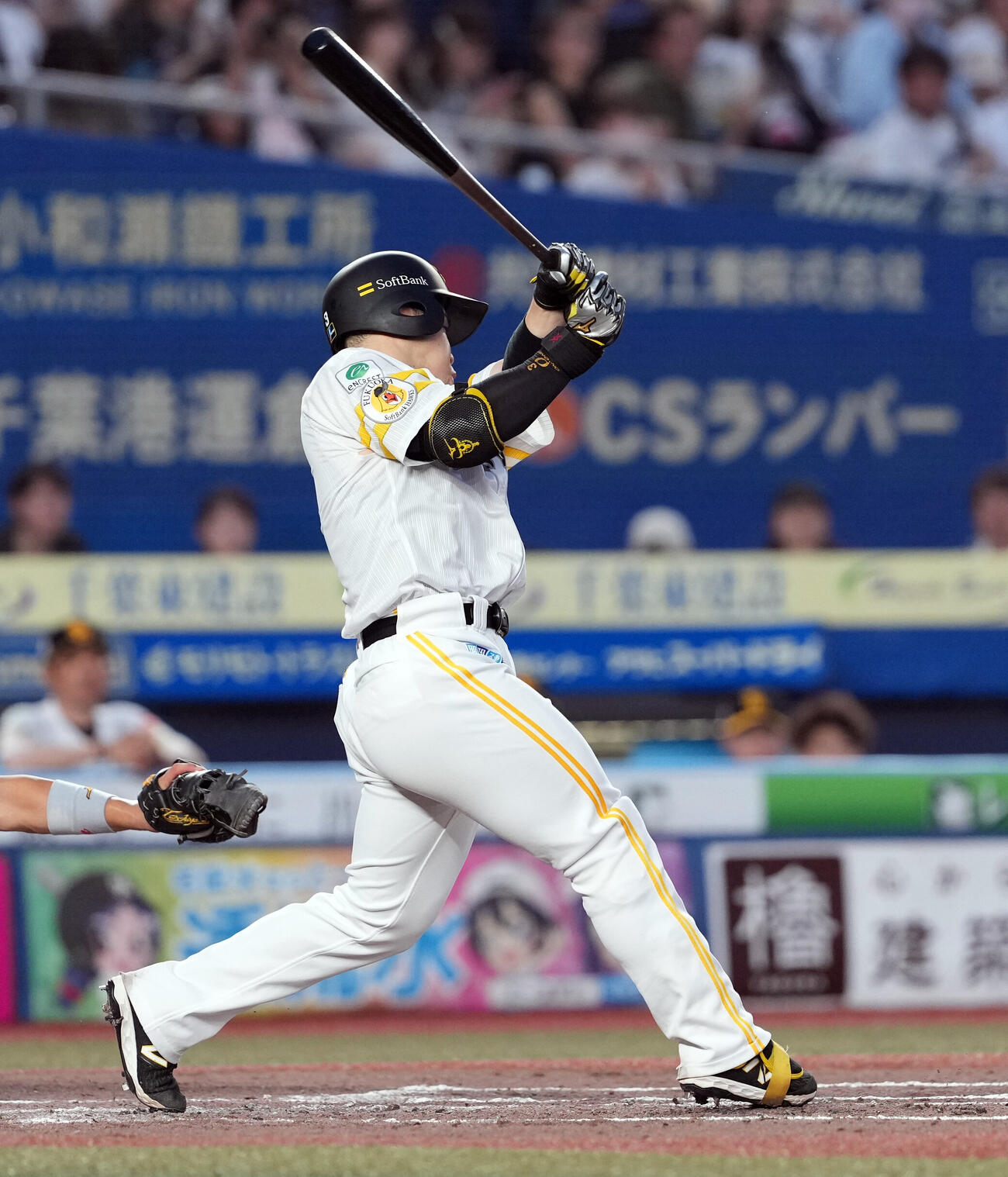 ロッテ対ソフトバンク　3回表ソフトバンク無死一、二塁、中前に同点の適時打を放つ近藤健介（撮影・たえ見朱実）