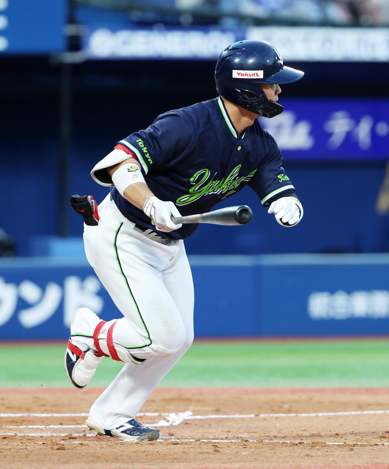 DeNA対ヤクルト　4回表ヤクルト無死、丸山和郁は左前打を放つ（撮影・鈴木正人）