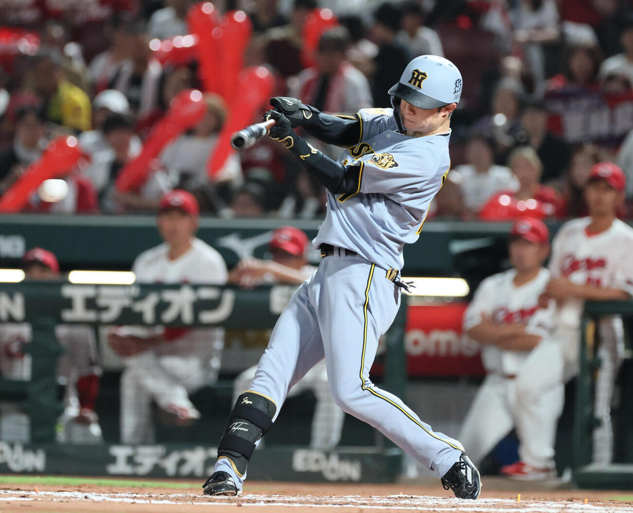 広島対阪神　7回表阪神1死、代打の中野拓夢は右前打を放つ（撮影・加藤孝規）