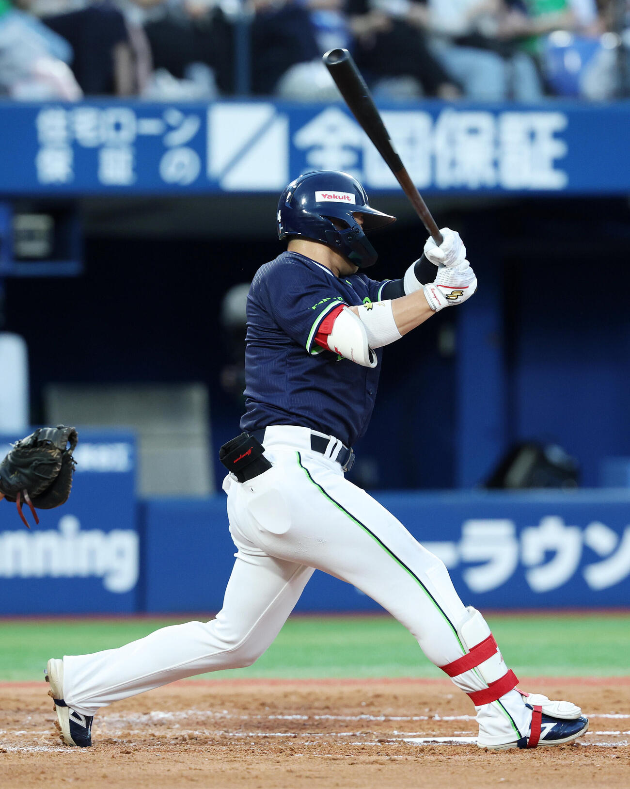 DeNA対ヤクルト　4回表ヤクルト無死、丸山和郁は左前打を放つ（撮影・鈴木正人）