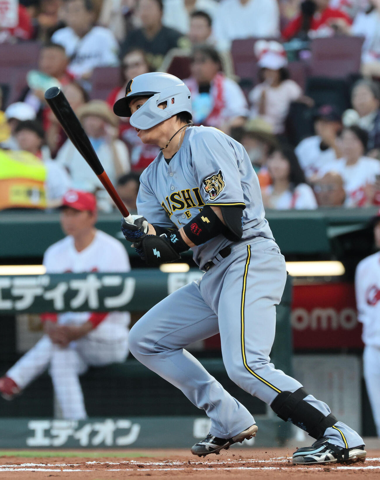 広島対阪神　2回表2死一塁、梅野隆太郎は左前打を放つ（撮影・加藤孝規）