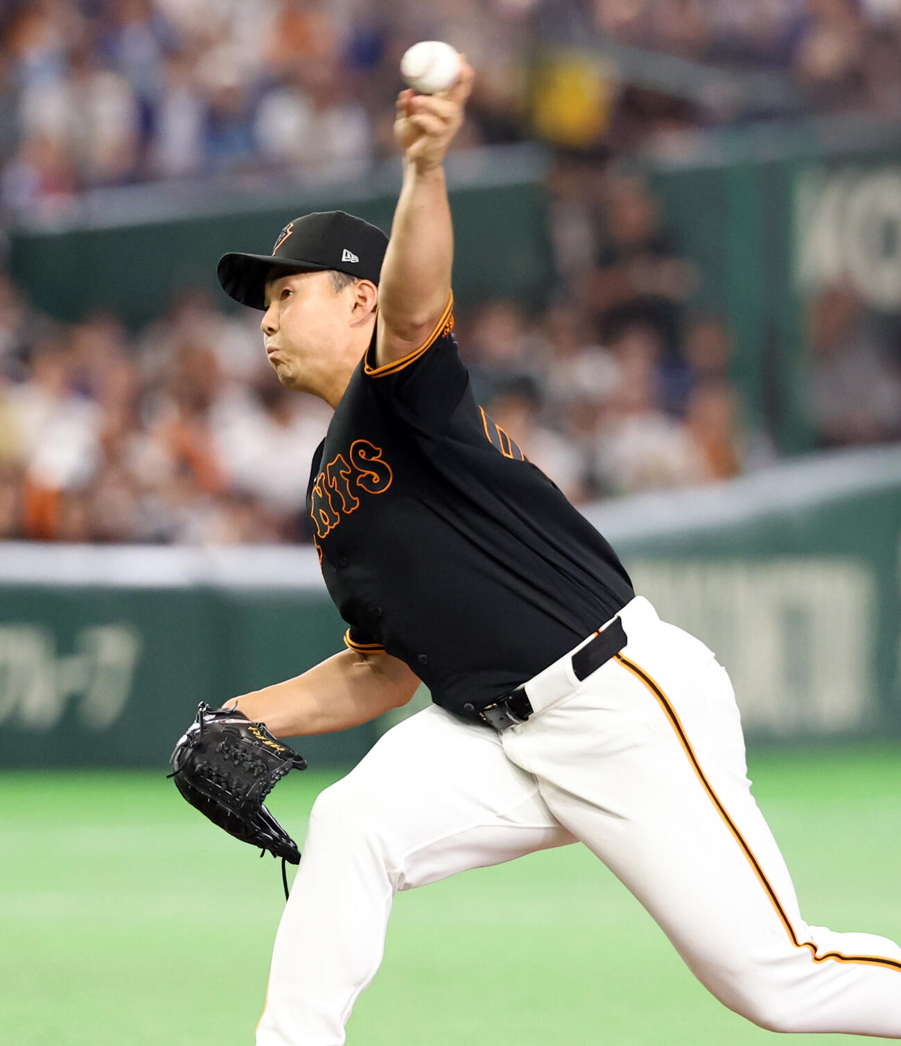 巨人対中日　力投する巨人先発の小笠原慎之介（撮影・浅見桂子）