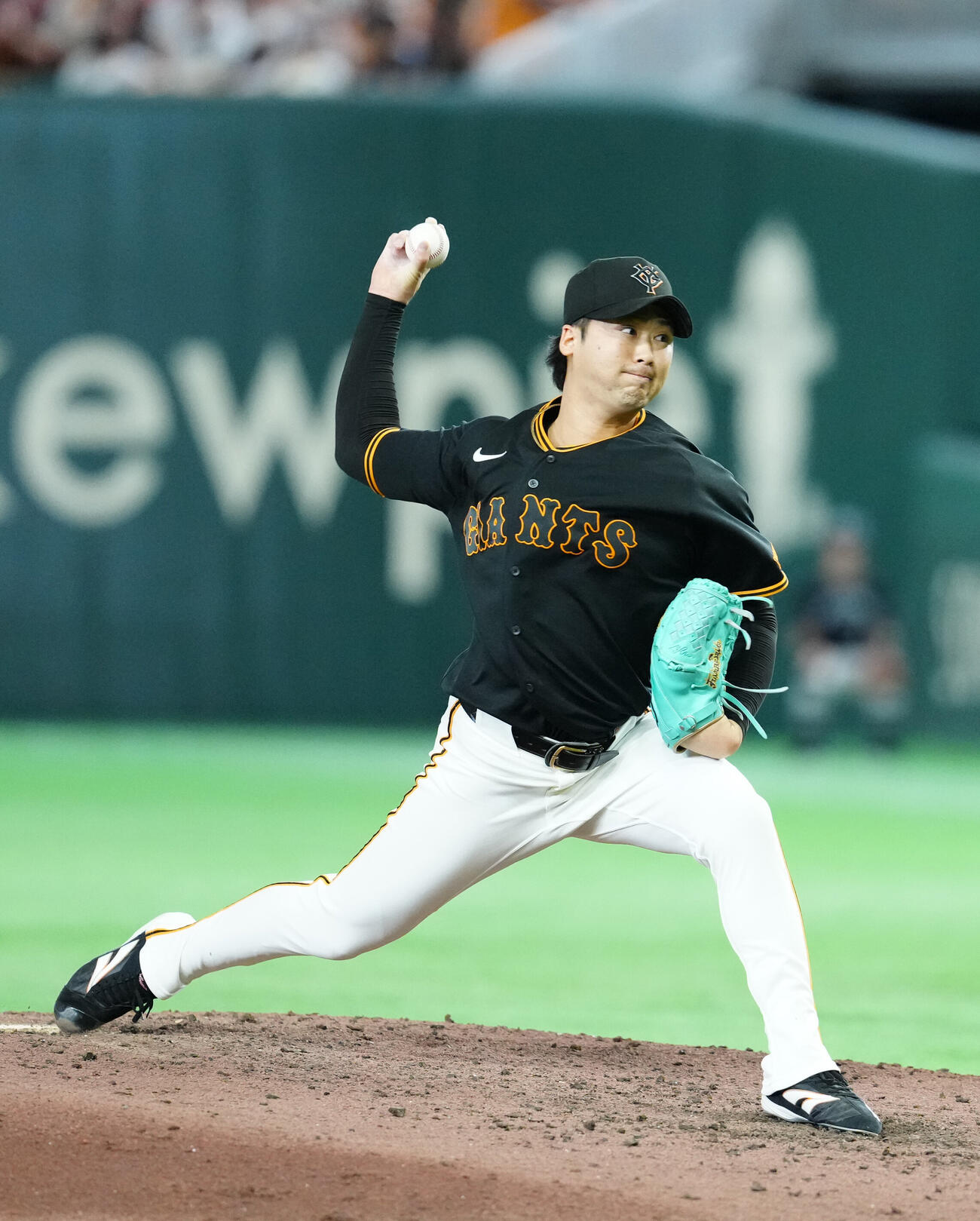 巨人対中日　巨人4番手の船迫大雅（撮影・江口和貴）