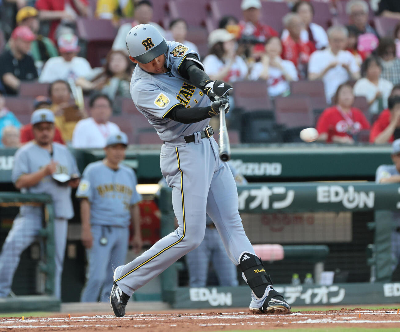 広島杯阪神　2回表阪神1死、立石正広は中前打を放つ（撮影・加藤孝規）