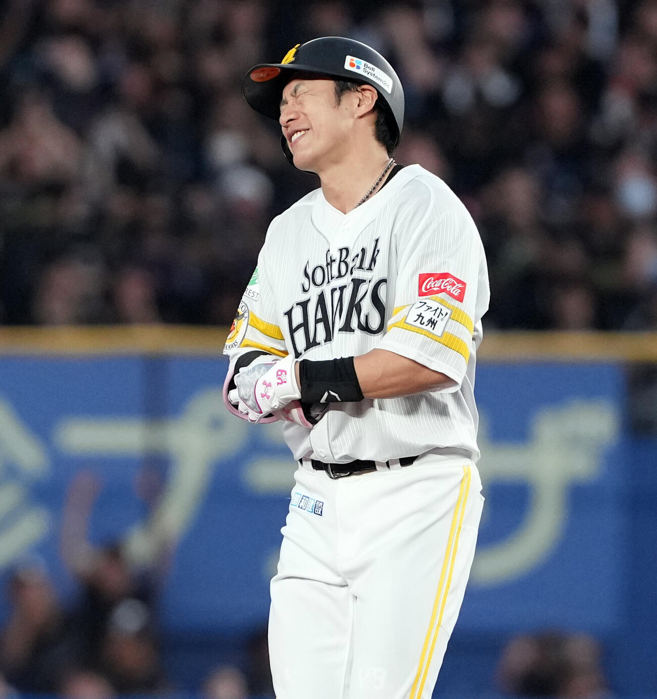 ロッテ対ソフトバンク　4回表ソフトバンク2死一、二塁、打球は高々と上がるも右飛に倒れる柳田悠岐（撮影・たえ見朱実）