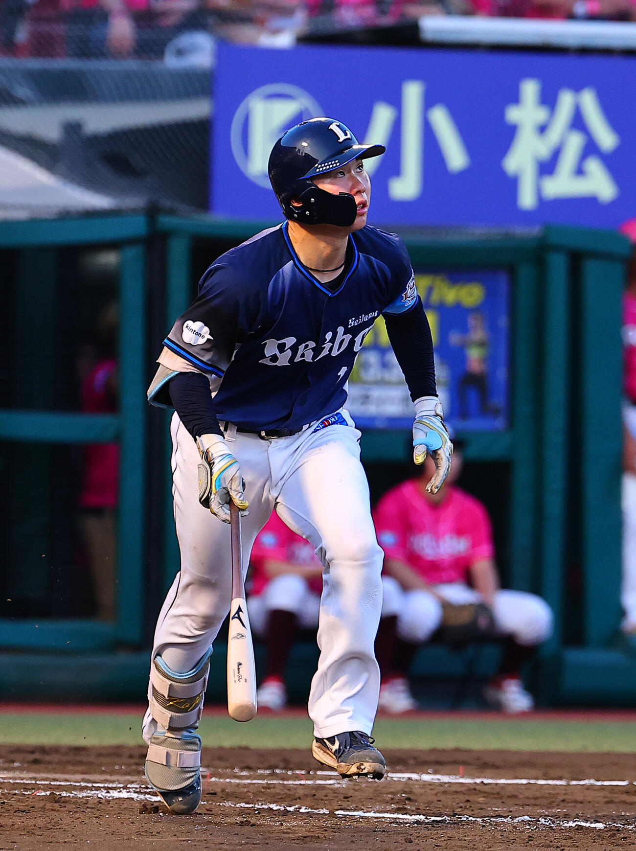 楽天対西武　3回表西武1死一、二塁、3点本塁打を放つ小島大河（撮影・野上伸悟）