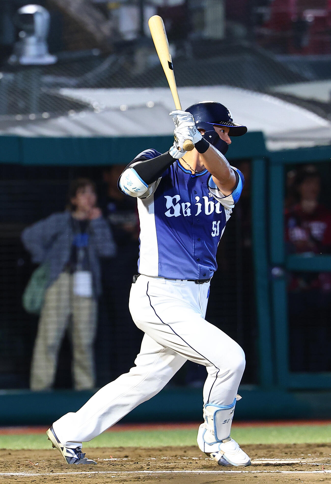 楽天対西武　7回表西武2死二塁、適時安打を放つ西川愛也（撮影・野上伸悟）