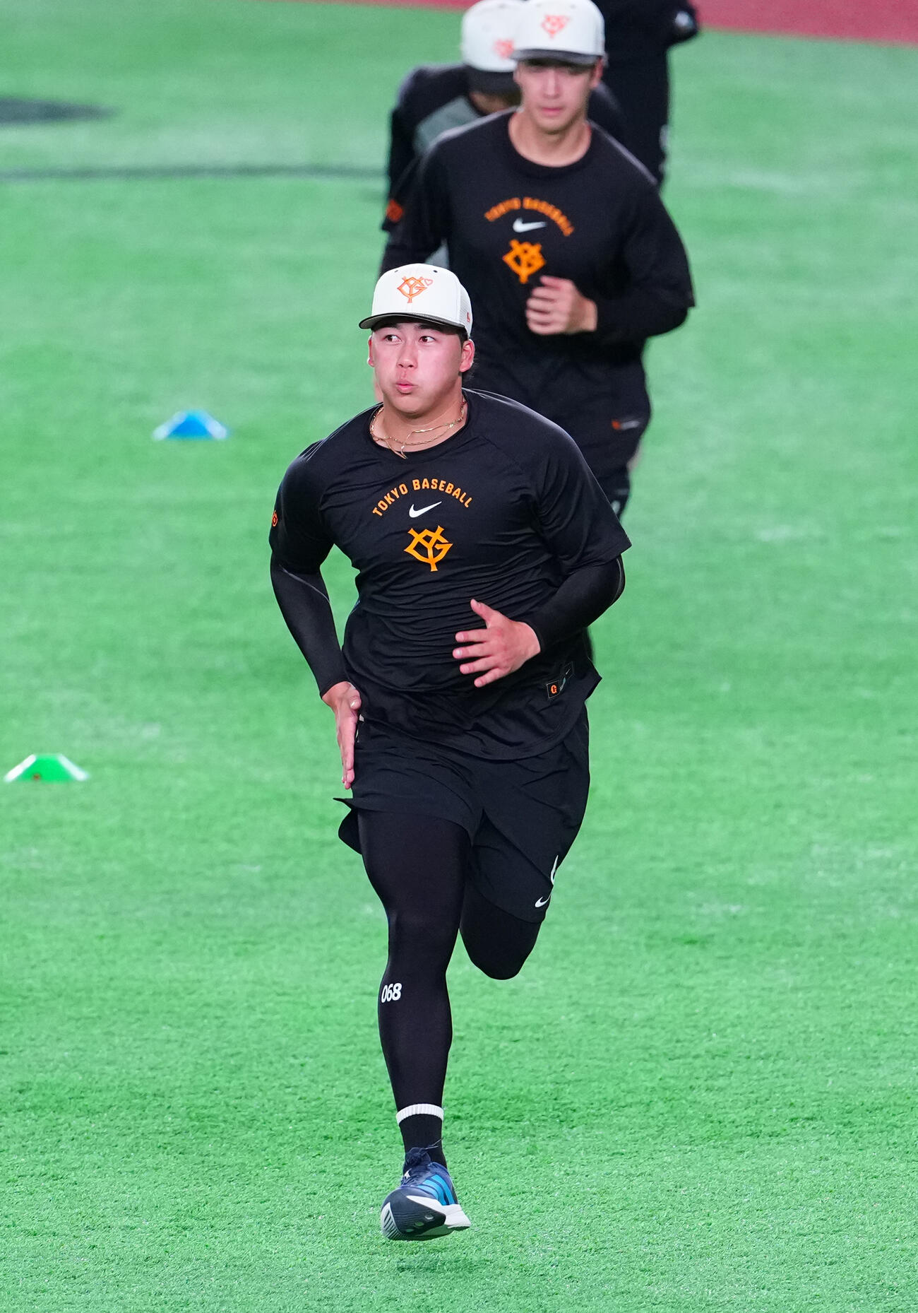 巨人対広島　アップする巨人代木大和（撮影・鈴木みどり）
