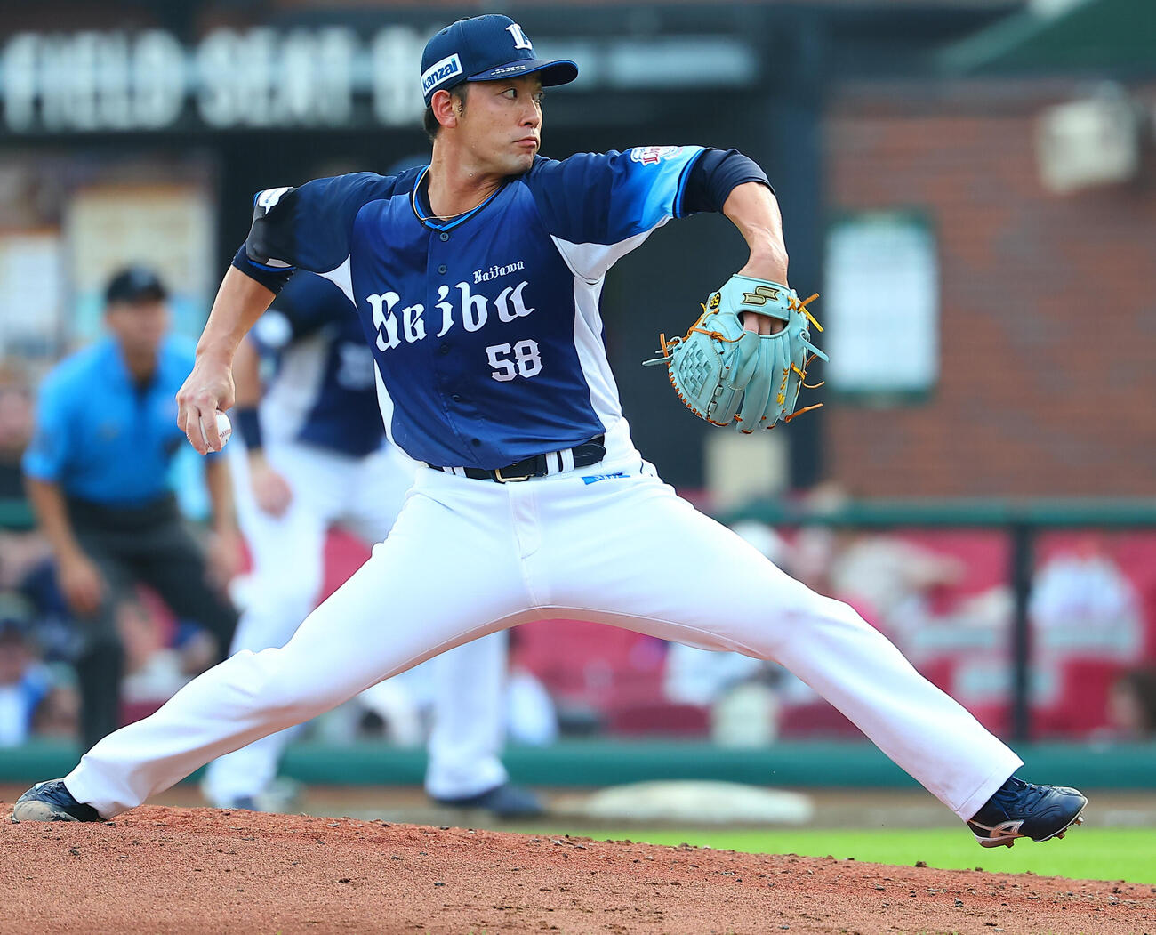楽天対西武　西武2番手の中村祐太（撮影・野上伸悟）