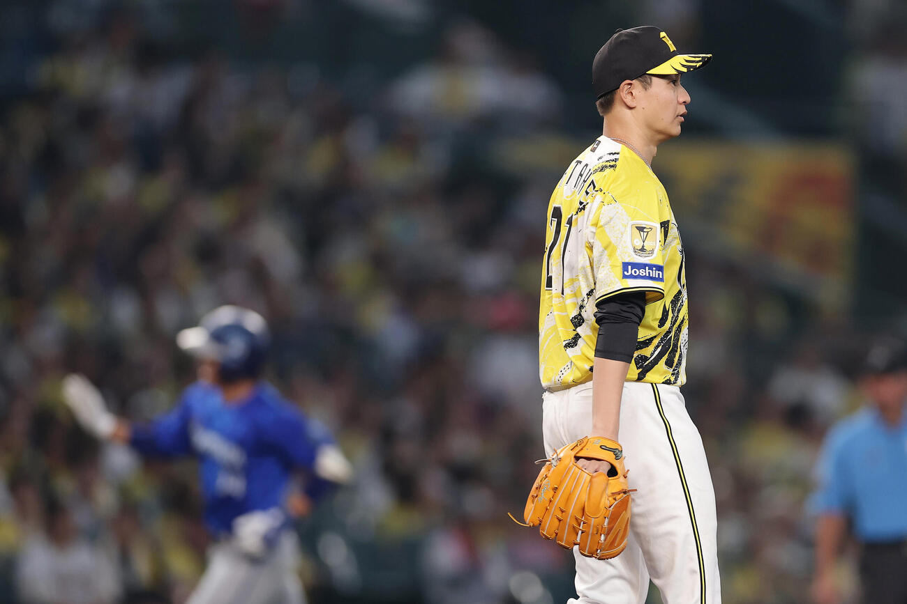 阪神対DeNA 5回表DeNA無死、宮下朝陽に先制本塁打を浴びた大竹耕太郎（撮影・前田充）