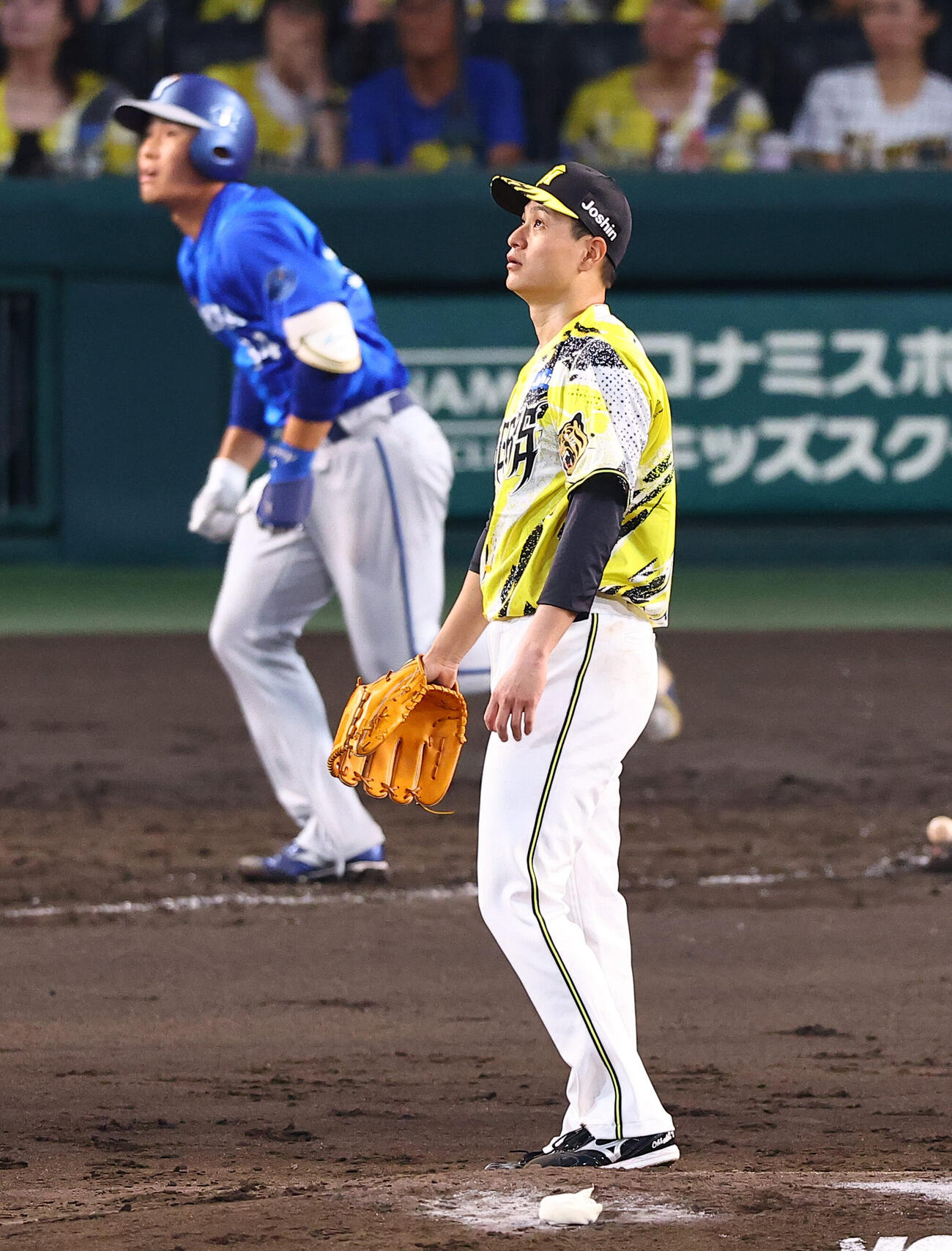 阪神対DeNA 5回表DeNA無死、大竹耕太郎は宮下朝陽に先制ソロ本塁打を浴びる（撮影・上田博志）