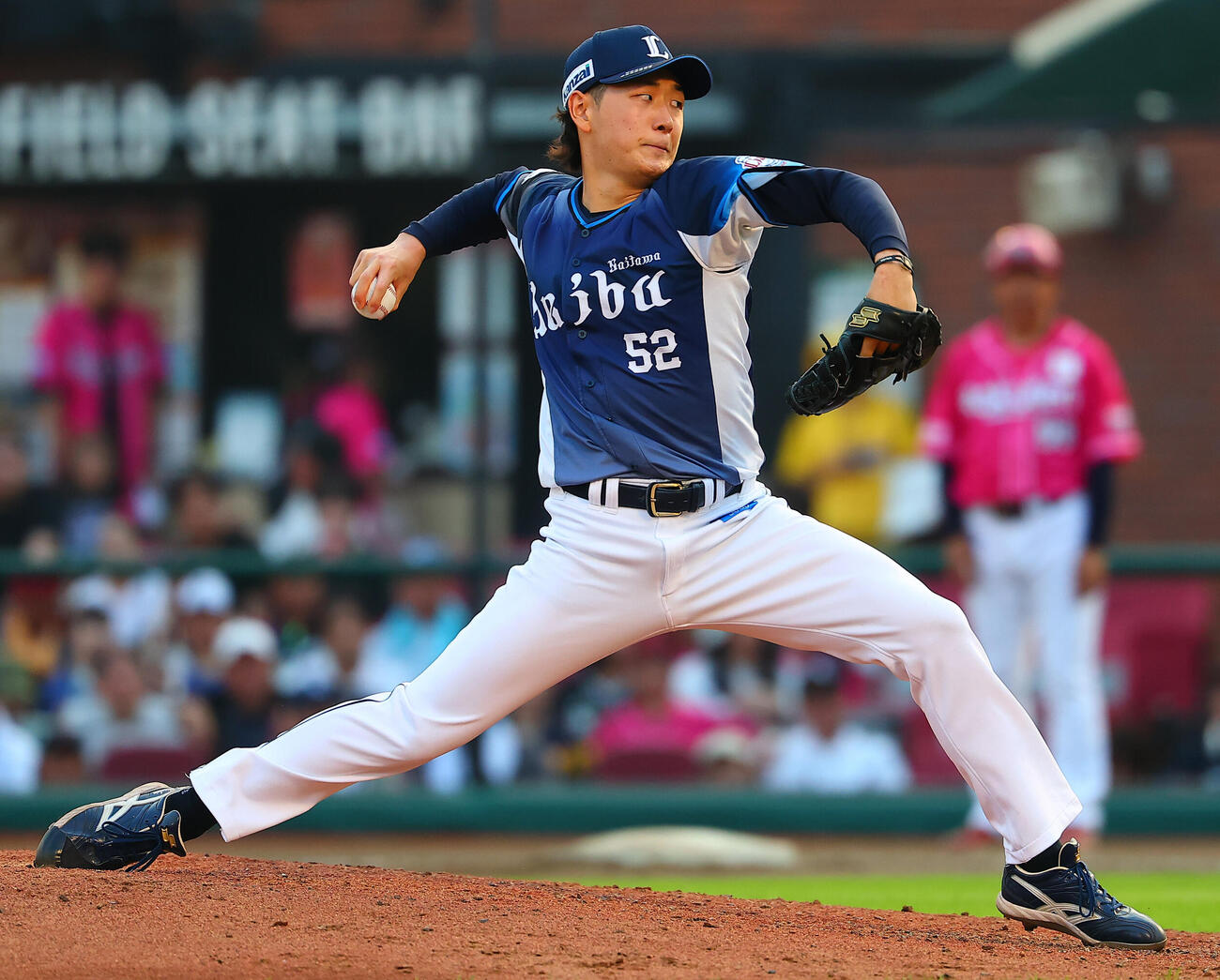 楽天対西武　西武5番手の篠原響（撮影・野上伸悟）