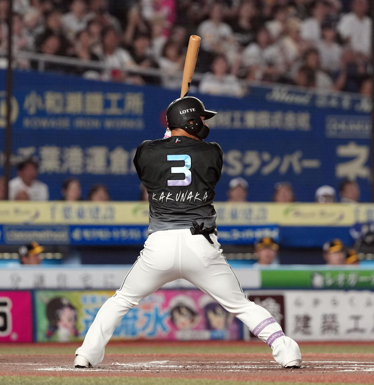 ロッテ対ソフトバンク　ロッテ角中勝也構え（撮影・たえ見朱実）