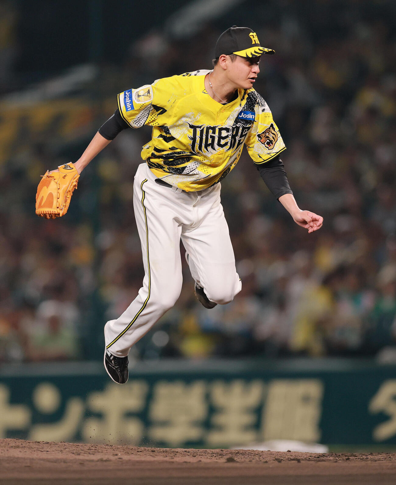 阪神対DeNA 6回表、投球する阪神大竹耕太郎（撮影・上山淳一）