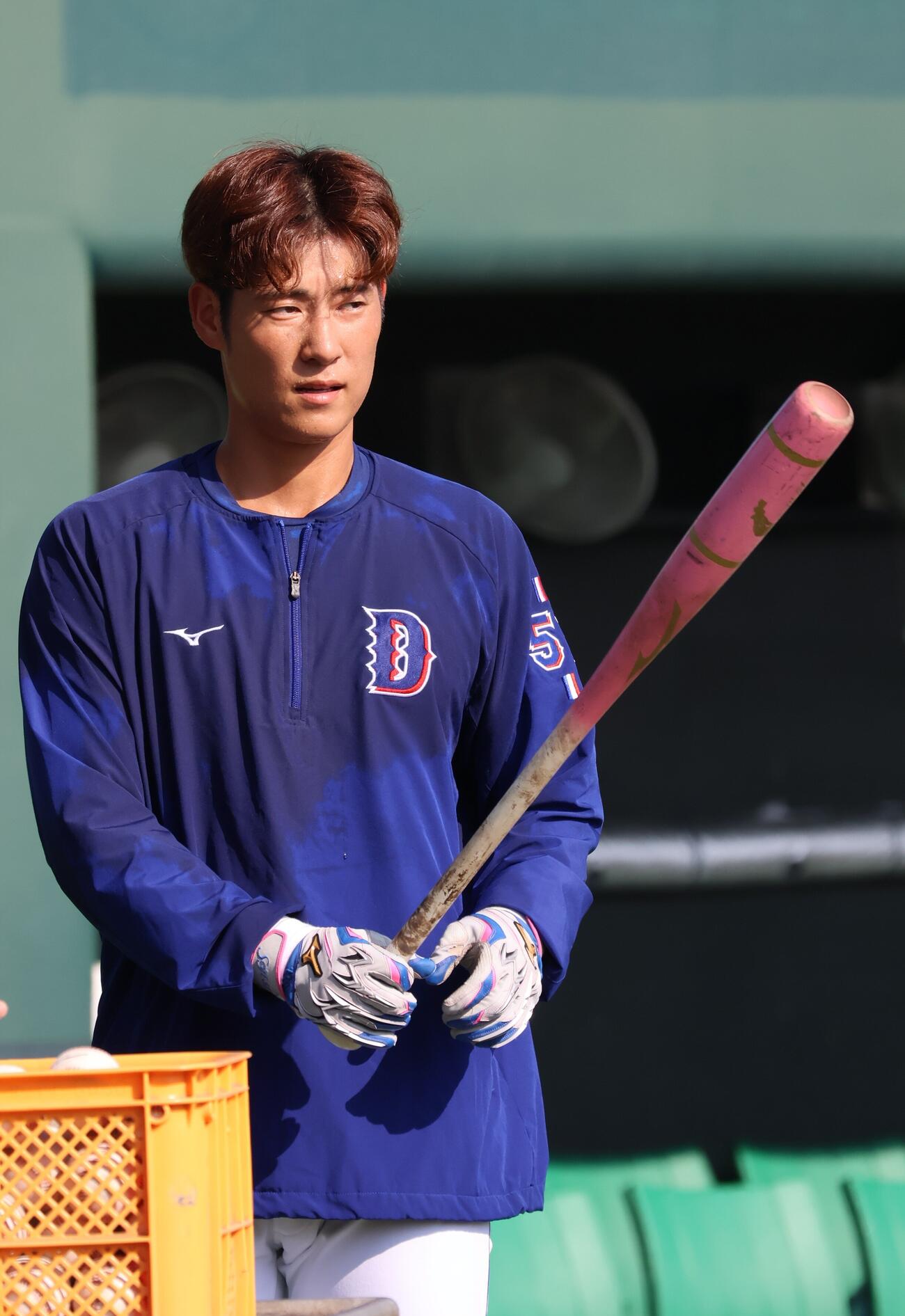 中日上林誠知は2軍ソフトバンク戦の試合前練習を行う