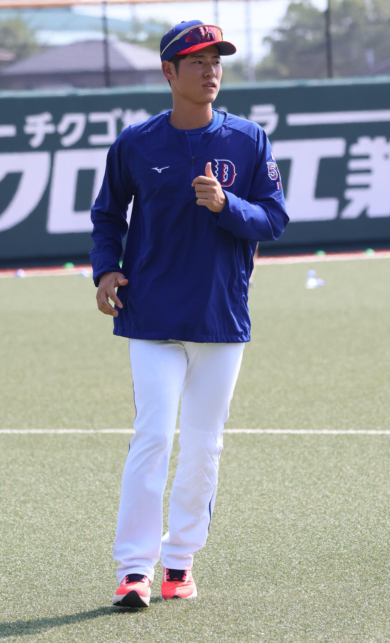 中日上林誠知は2軍ソフトバンク戦の試合前練習を行う