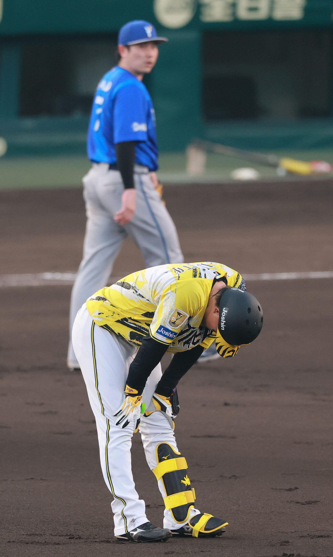 阪神対DeNA 3回裏阪神2死、森下翔太を中飛に倒れ悔しがる（撮影・上山淳一）