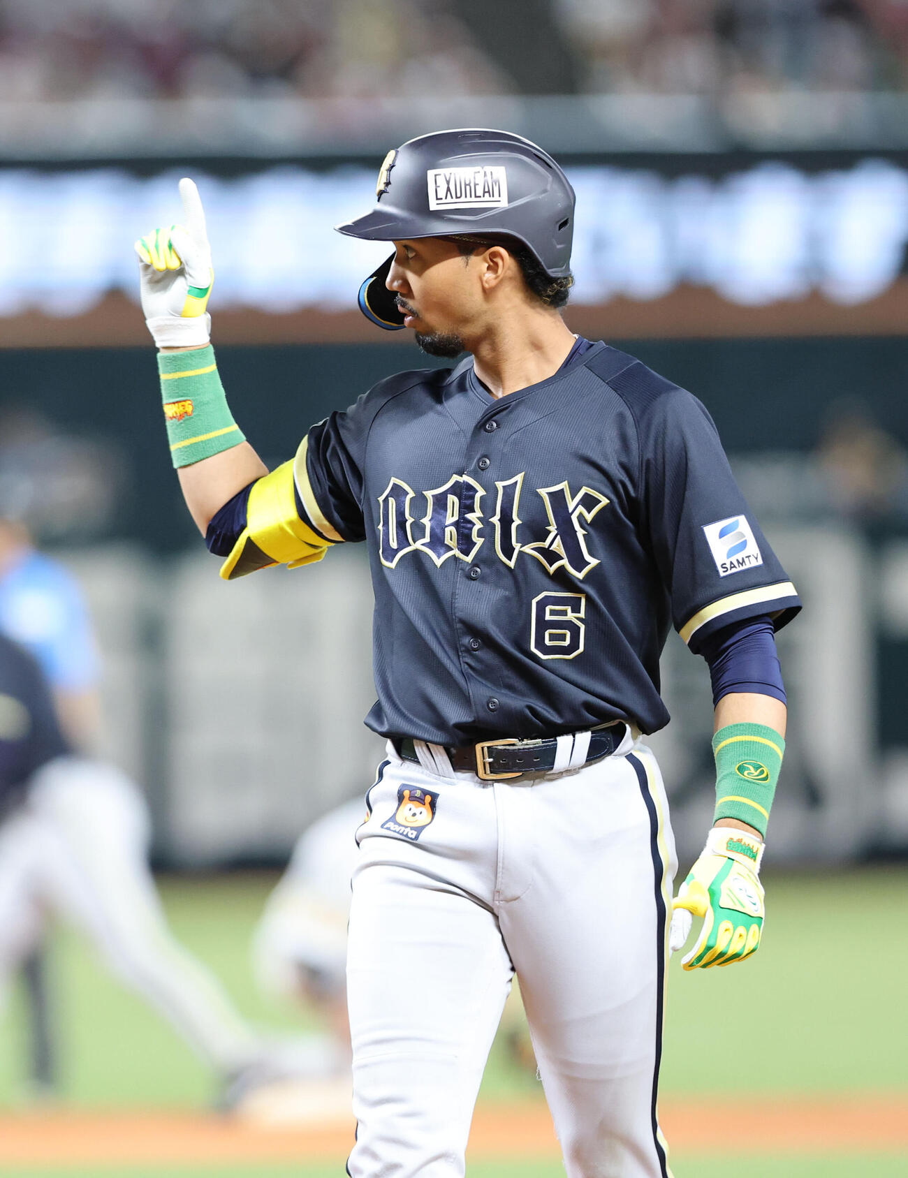 ソフトバンク対オリックス　4回表オリックス2死一、三塁、宗佑磨は右前に同点適時打を放ちナインにアピール（撮影・梅根麻紀）