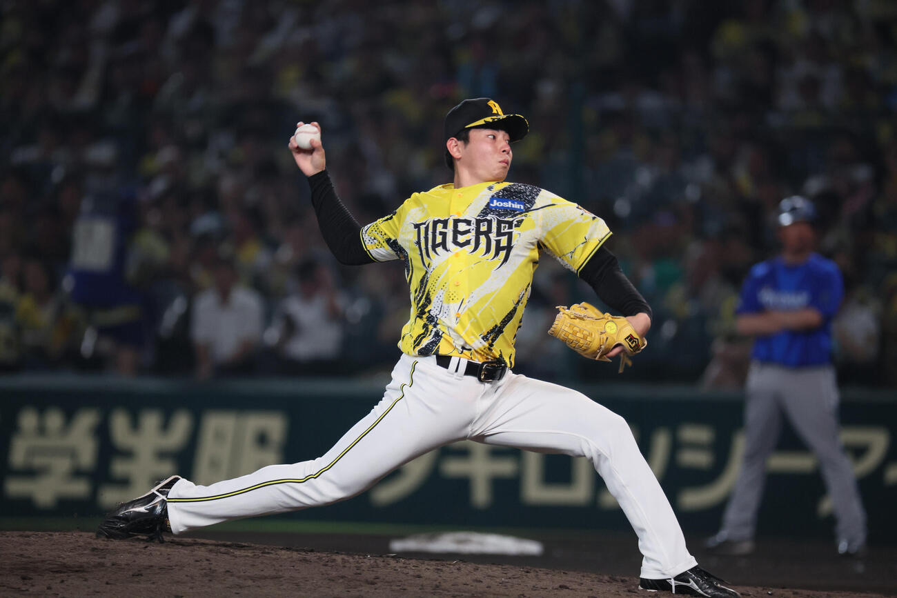 阪神対DeNA　は6回を4安打1失点と好投する下村海翔（撮影・宮崎幸一）