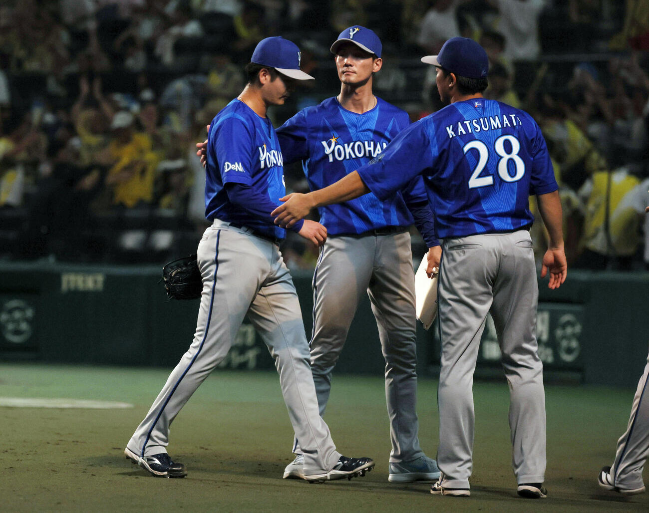 阪神対DeNA 11回裏阪神2死二塁、宮城滝太は髙寺望夢にサヨナラ適時二塁打を浴びる（撮影・宮崎幸一）