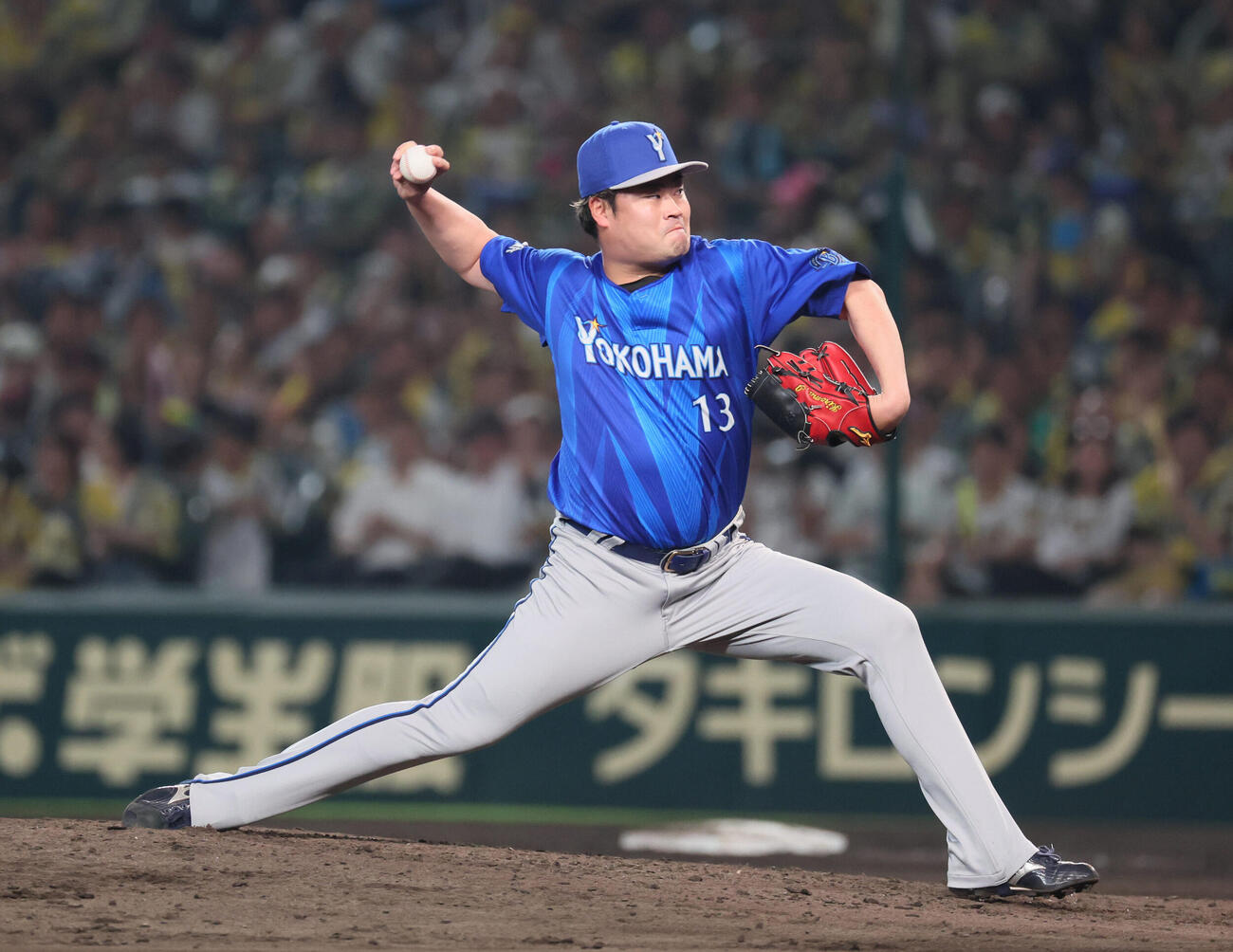 阪神対DeNA DeNA5番手の伊勢大夢（撮影・宮崎幸一）