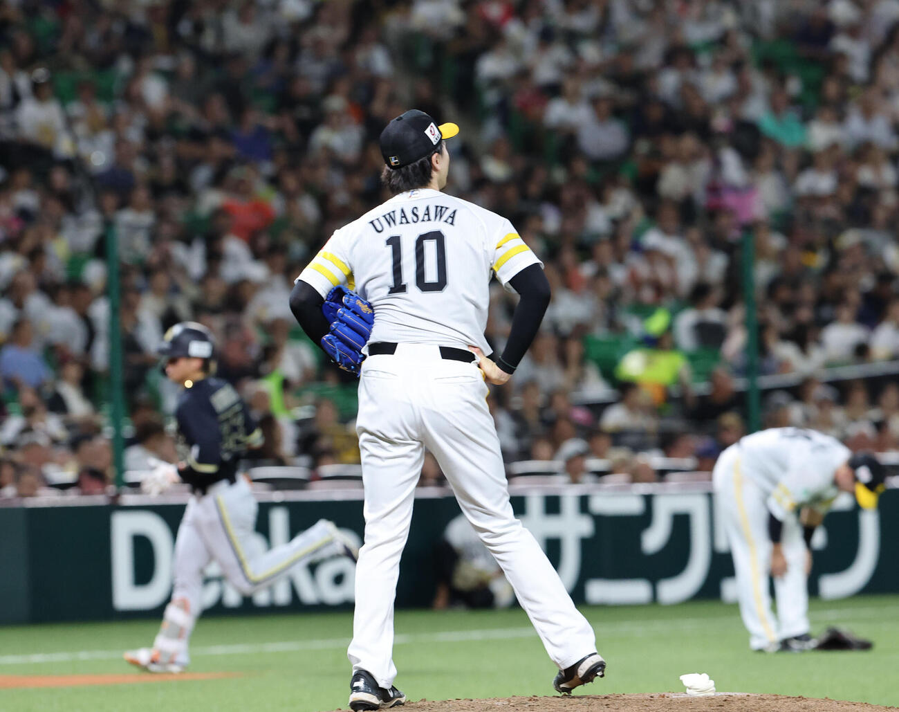 ソフトバンク対オリックス　5回表オリックス2死、杉沢龍に勝ち越し本塁打を浴びた上沢直之（撮影・梅根麻紀）