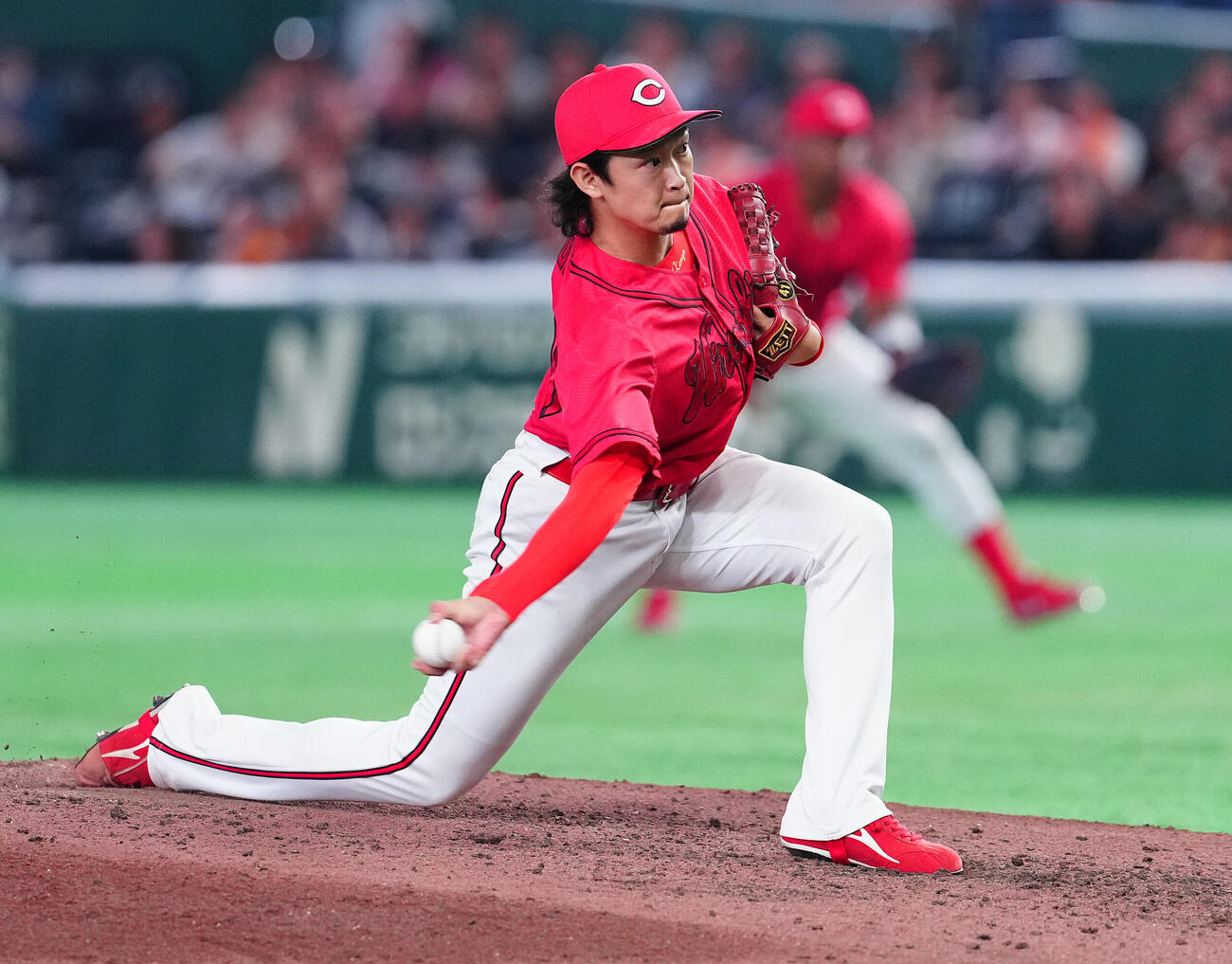 巨人対広島　8回裏から4番手で登板した広島鈴木健矢（撮影・鈴木みどり）