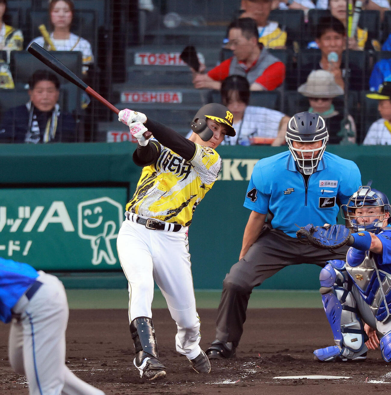 阪神対DeNA 2回裏阪神1死一塁、元山飛優は安打を放つ（撮影・上山淳一）