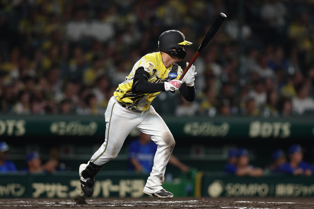 阪神対DeNA 11回裏阪神1死、左前打を放つ元山飛優（撮影・前田充）