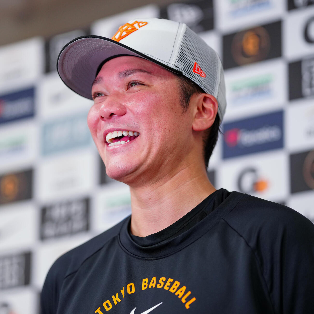 プラスワン投票でオールスターに選ばれ、笑顔の巨人坂本勇人（撮影・鈴木みどり）