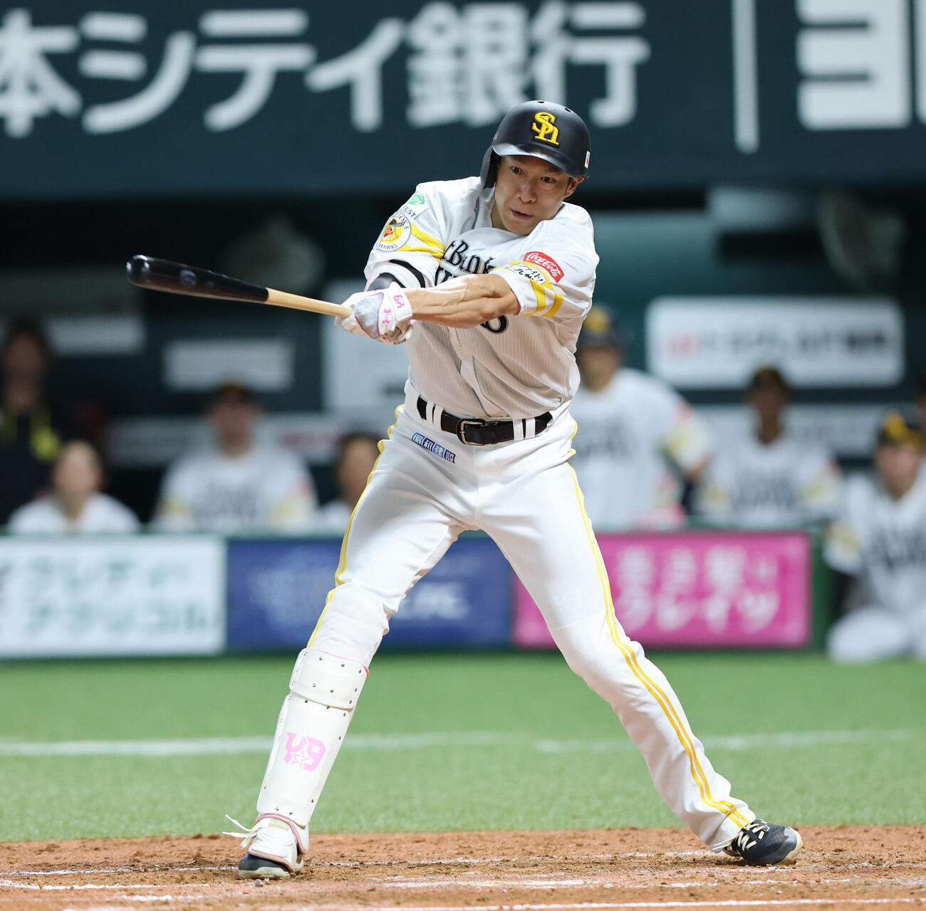 ソフトバンク対オリックス　2回裏ソフトバンク1死、柳田悠岐は左越え二塁打を放つ（撮影・梅根麻紀）