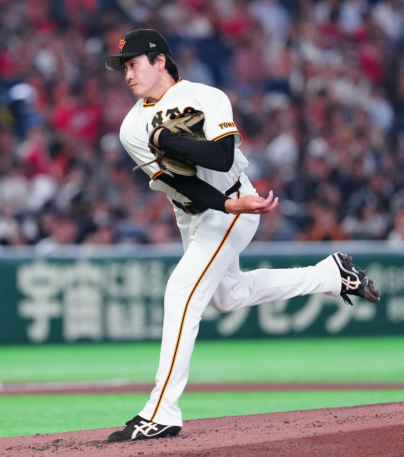 巨人対広島　先発し力投する巨人西舘勇陽（撮影・鈴木みどり）
