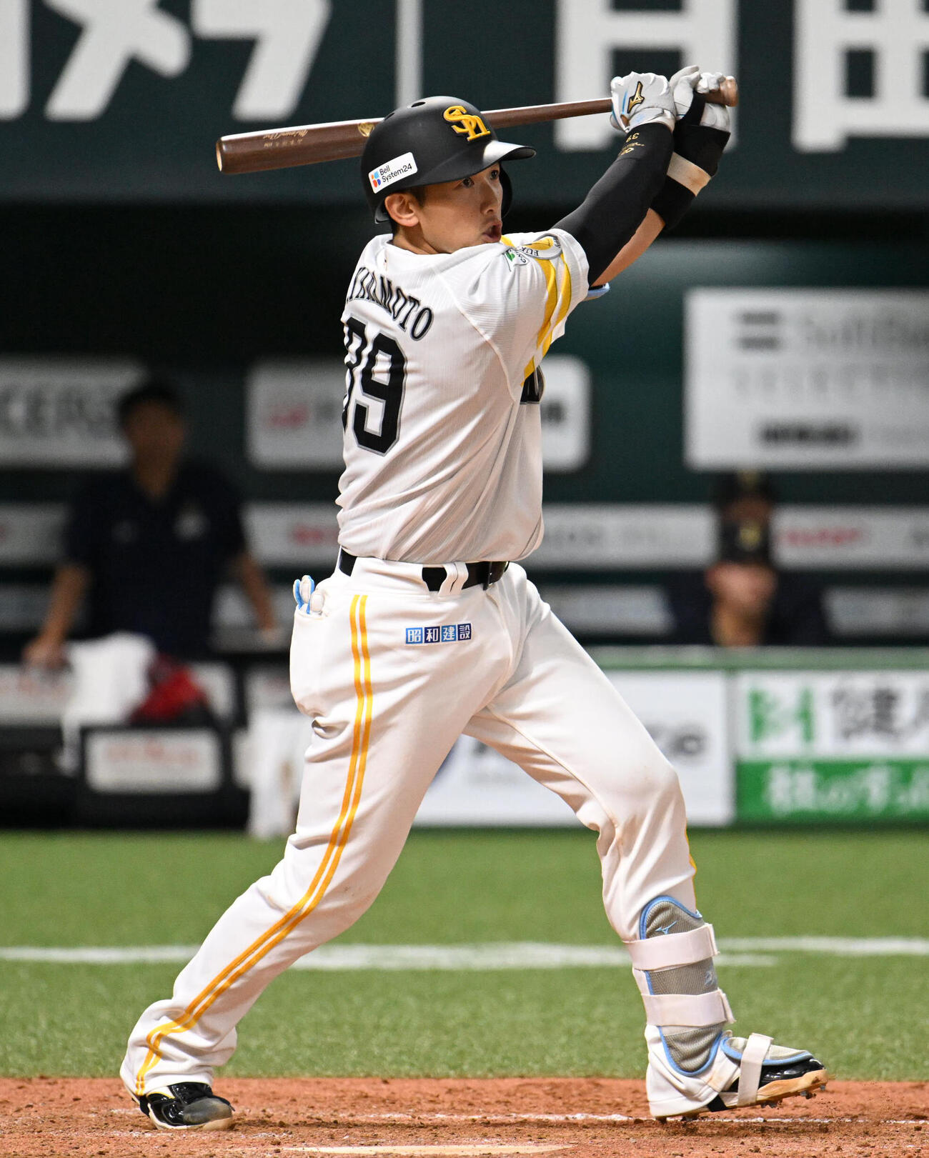 ソフトバンク対オリックス　4回裏ソフトバンク1死二、三塁、山本祐大は適時打を放つ（撮影・林敢治）