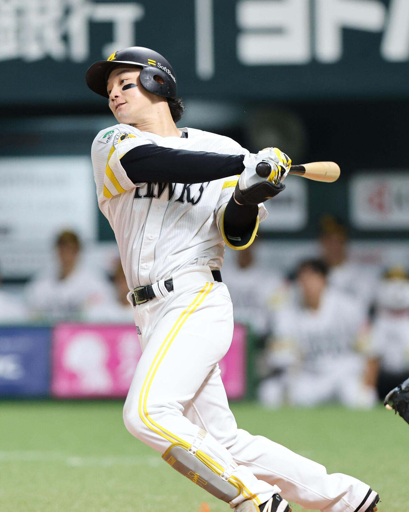 ソフトバンク対オリックス　1回裏ソフトバンク無死、正木智也は左前打を放つ（撮影・梅根麻紀）