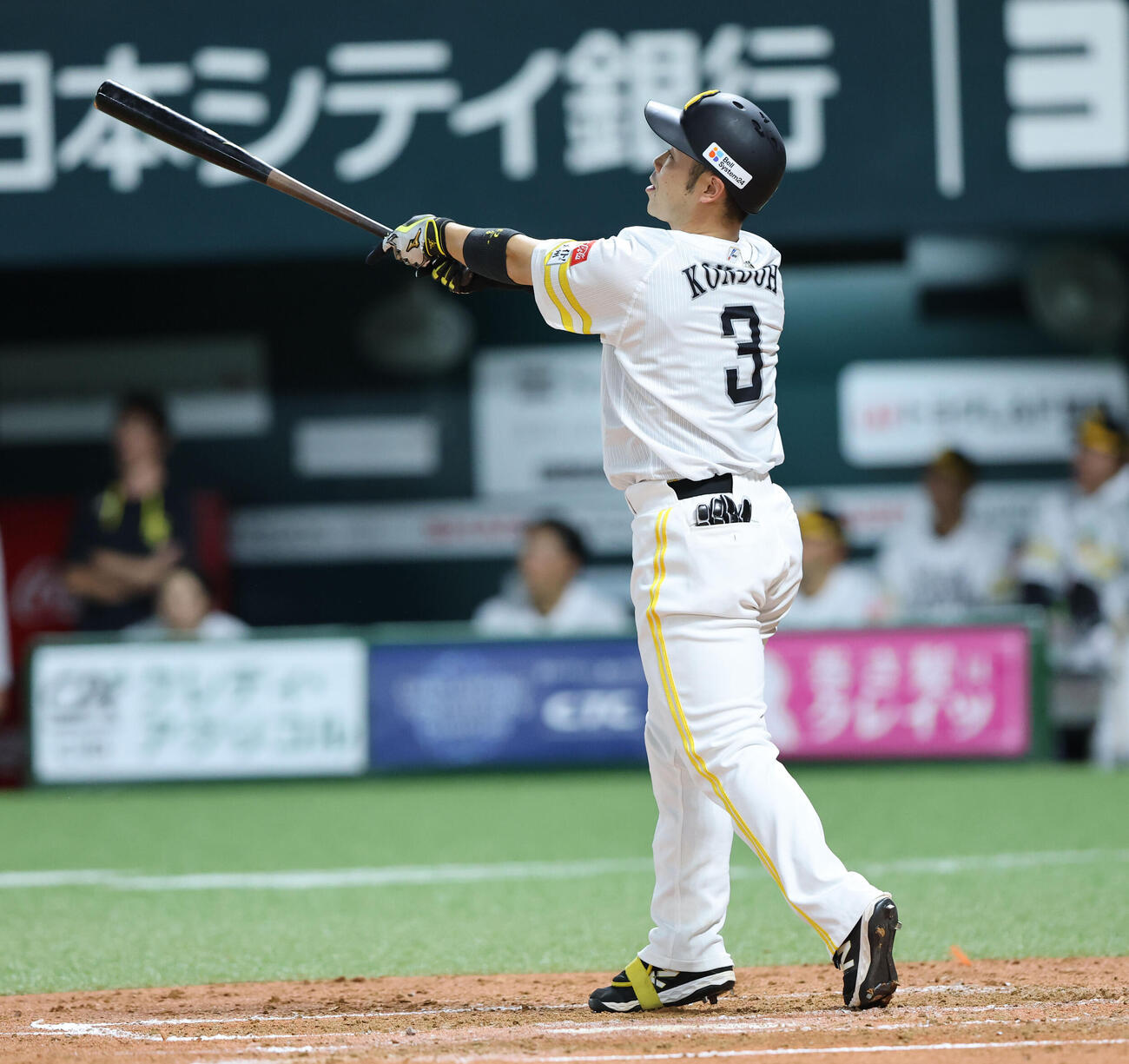 ソフトバンク対オリックス　2回裏ソフトバンク1死一塁、近藤健介は右中間に2点本塁打を放つ（撮影・梅根麻紀）