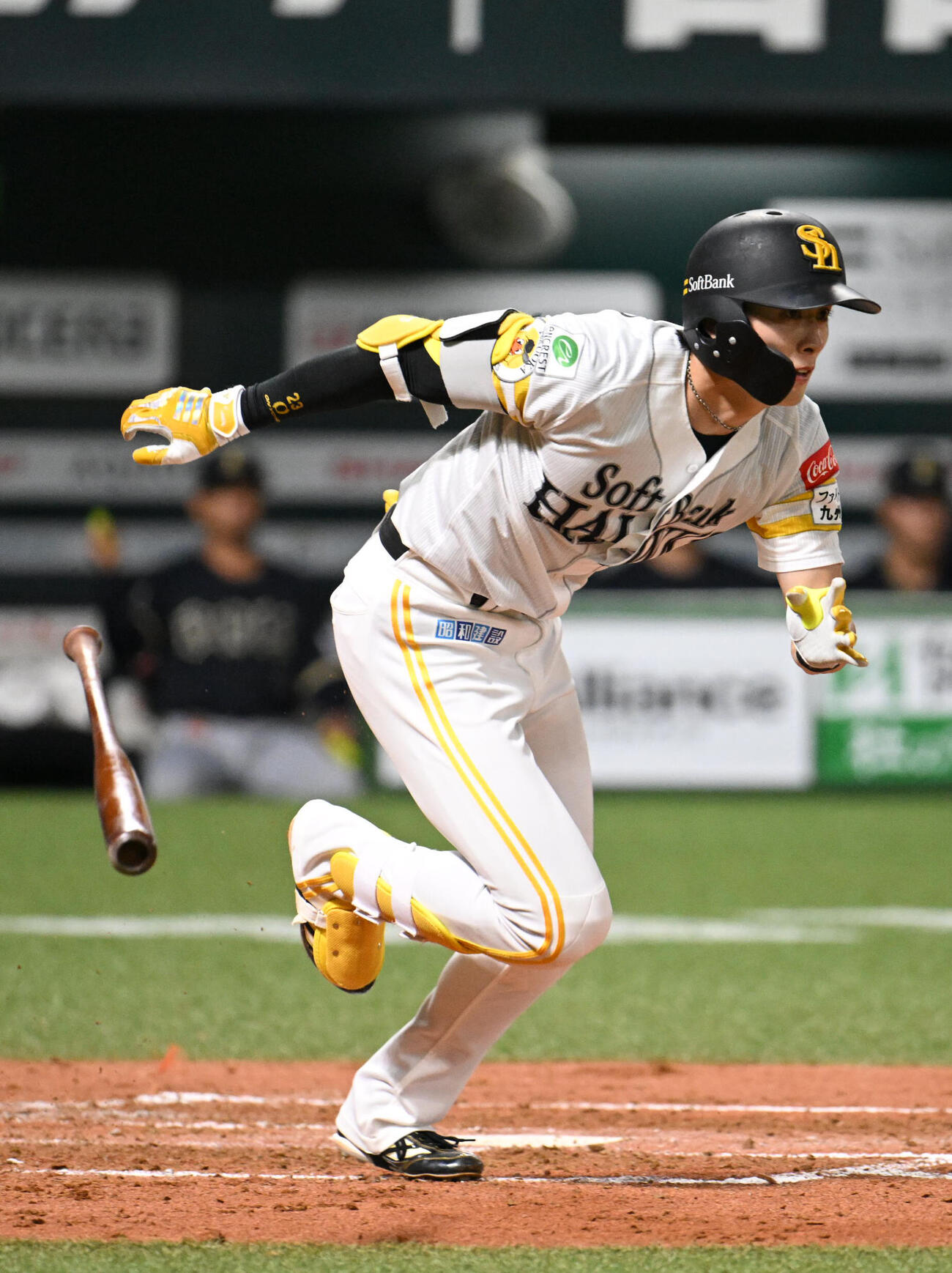 ソフトバンク対オリックス　1回裏ソフトバンク1死、周東佑京は安打を放ち出塁する（撮影・林敢治）