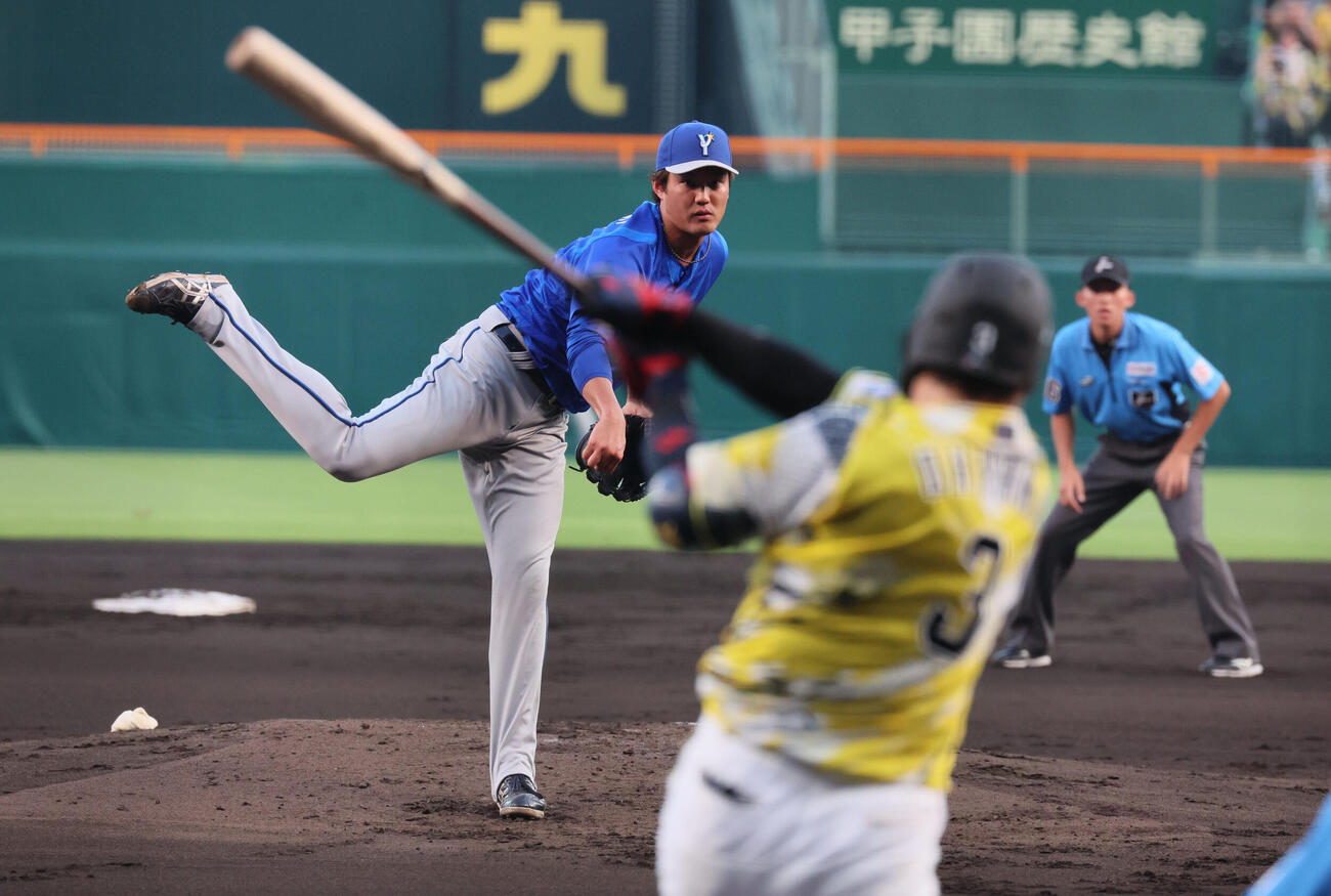 阪神対DeNA 1回裏阪神2死一、二塁、藤浪晋太郎は大山悠輔と対戦する（撮影・宮崎幸一）