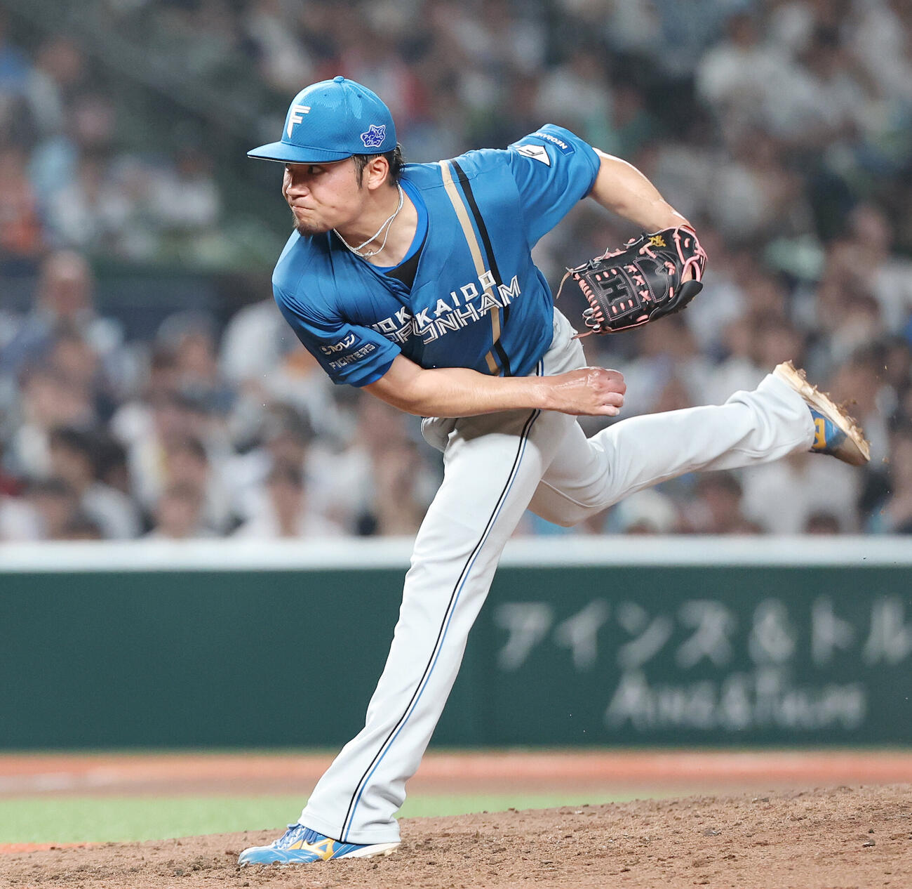 西武対日本ハム　6回裏西武2死一、三塁、渡部聖弥から空振り三振を奪う伊藤大海（撮影・宮地輝）