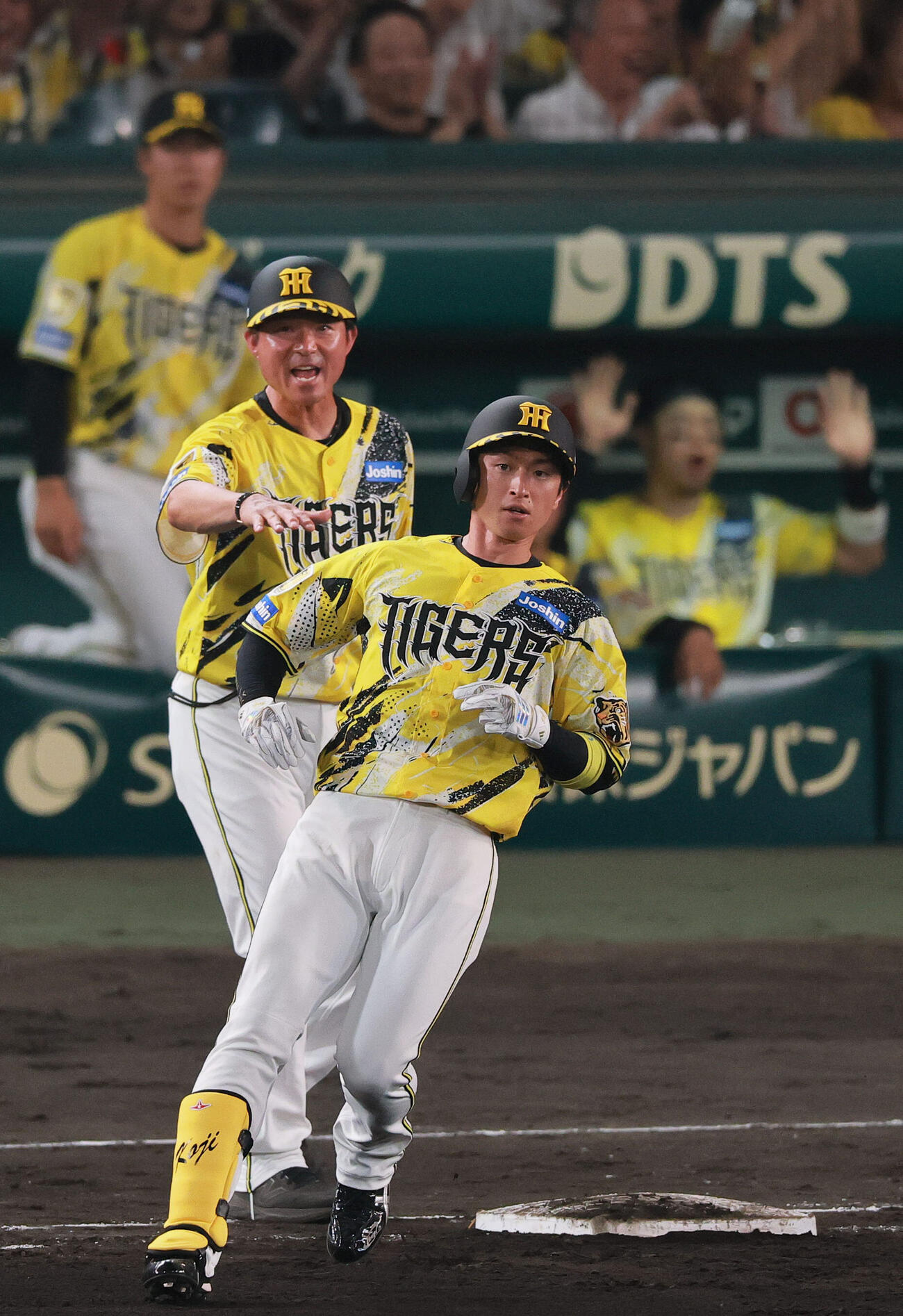 阪神対DeNA 6回裏阪神1死二塁、近本光司は適時打を放つ（撮影・上山淳一）