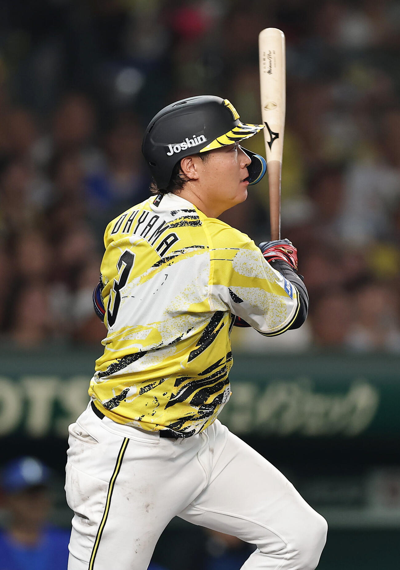 阪神対DeNA 6回裏阪神2死満塁、中前へ勝ち越し2点適時打を放つ大山悠輔（撮影・前田充）