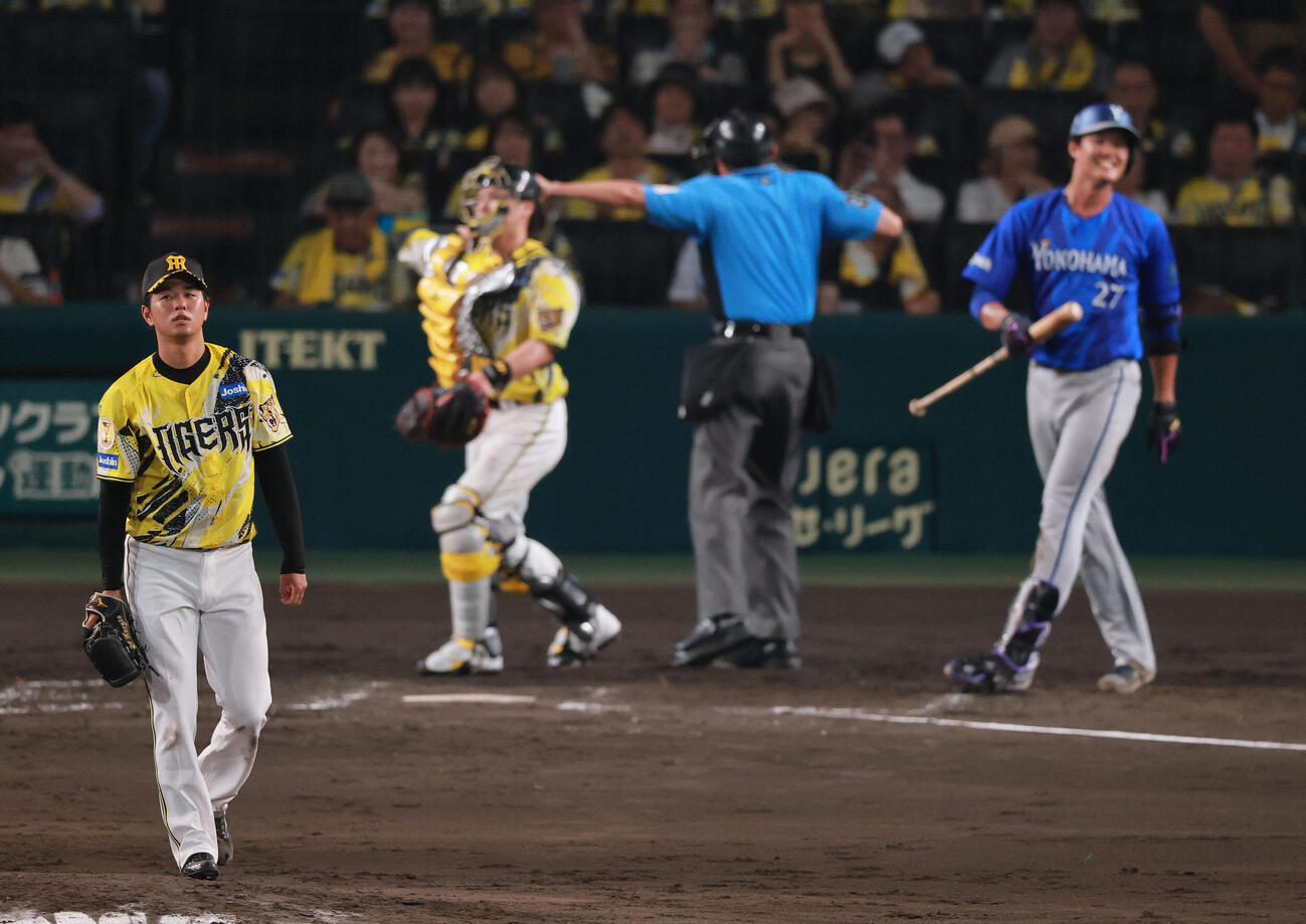 阪神対DeNA 5回表DeNA1死、高橋遥人は藤浪晋太郎を見逃し三振に仕留める（撮影・上山淳一）