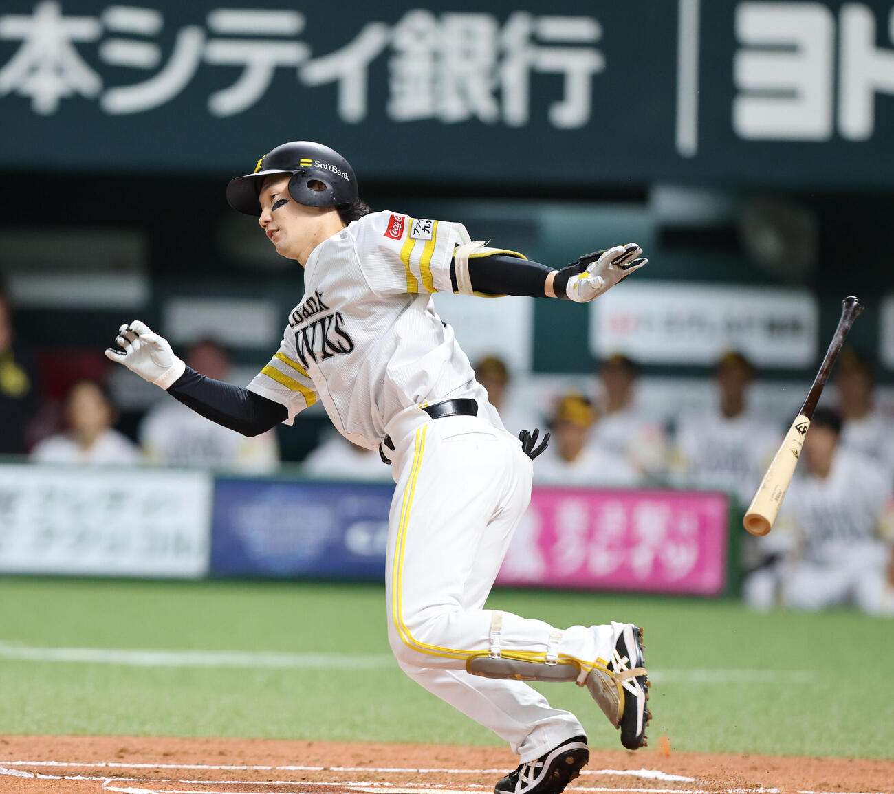ソフトバンク対オリックス　1回裏ソフトバンク無死、正木智也は左前打を放つ（撮影・梅根麻紀）＝2026年7月22日、みずほペイペイドーム
