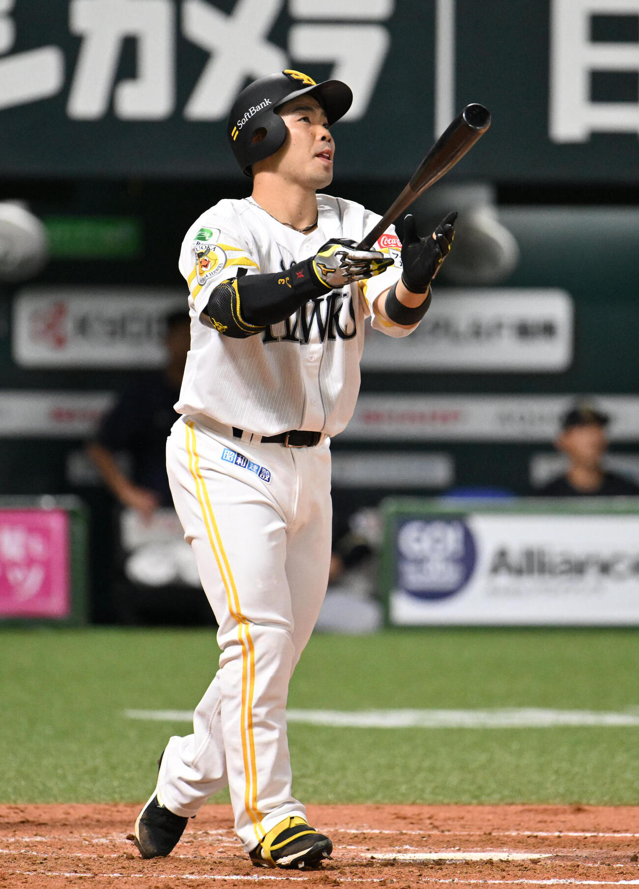 ソフトバンク対オリックス　1回裏ソフトバンク1死一塁、近藤健介は2点本塁打を放つ（撮影・林敢治）