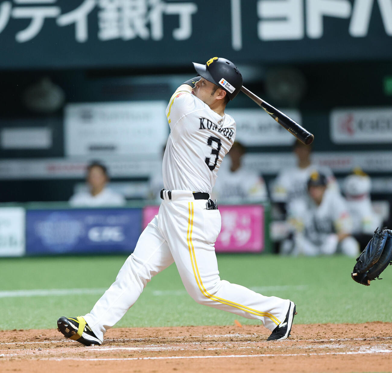 ソフトバンク対オリックス　2回裏ソフトバンク1死一塁、近藤健介は右中間に2点本塁打を放つ（撮影・梅根麻紀）